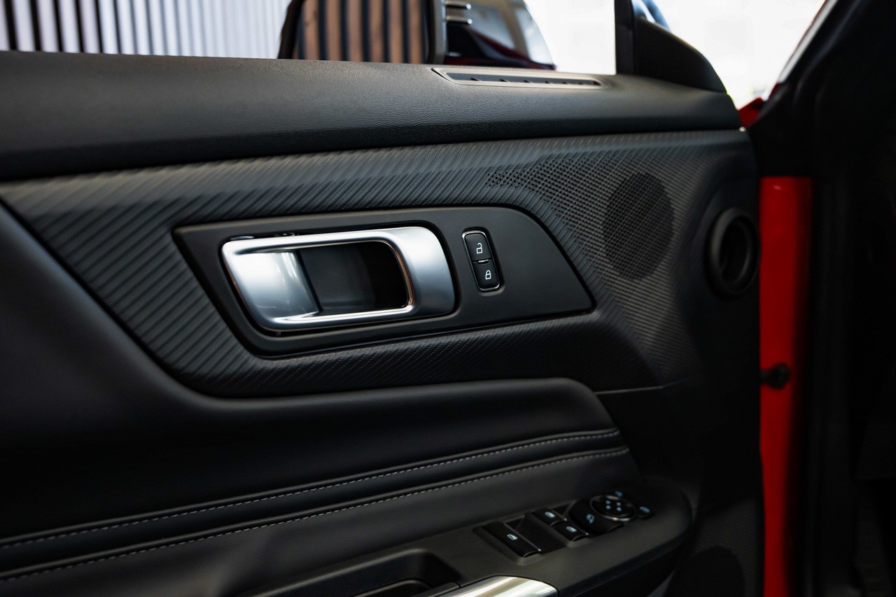 FORD Mustang Convertible 5.0 V8 GT-image-28
