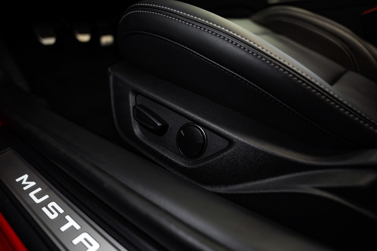 FORD Mustang Convertible 5.0 V8 GT-image-30