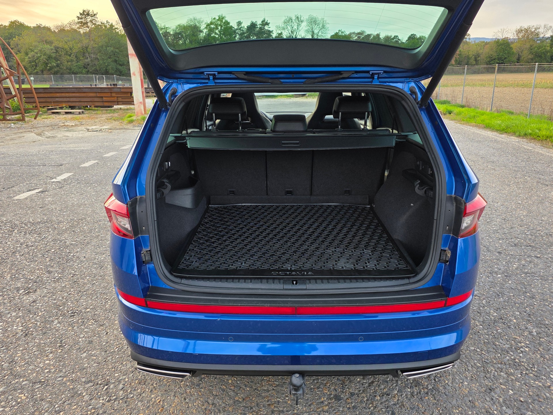 SKODA Kodiaq 2.0 Bi-TDI SCR RS 4x4 DSG / Neu ab Mfk. / AHK 2500kg-image-13