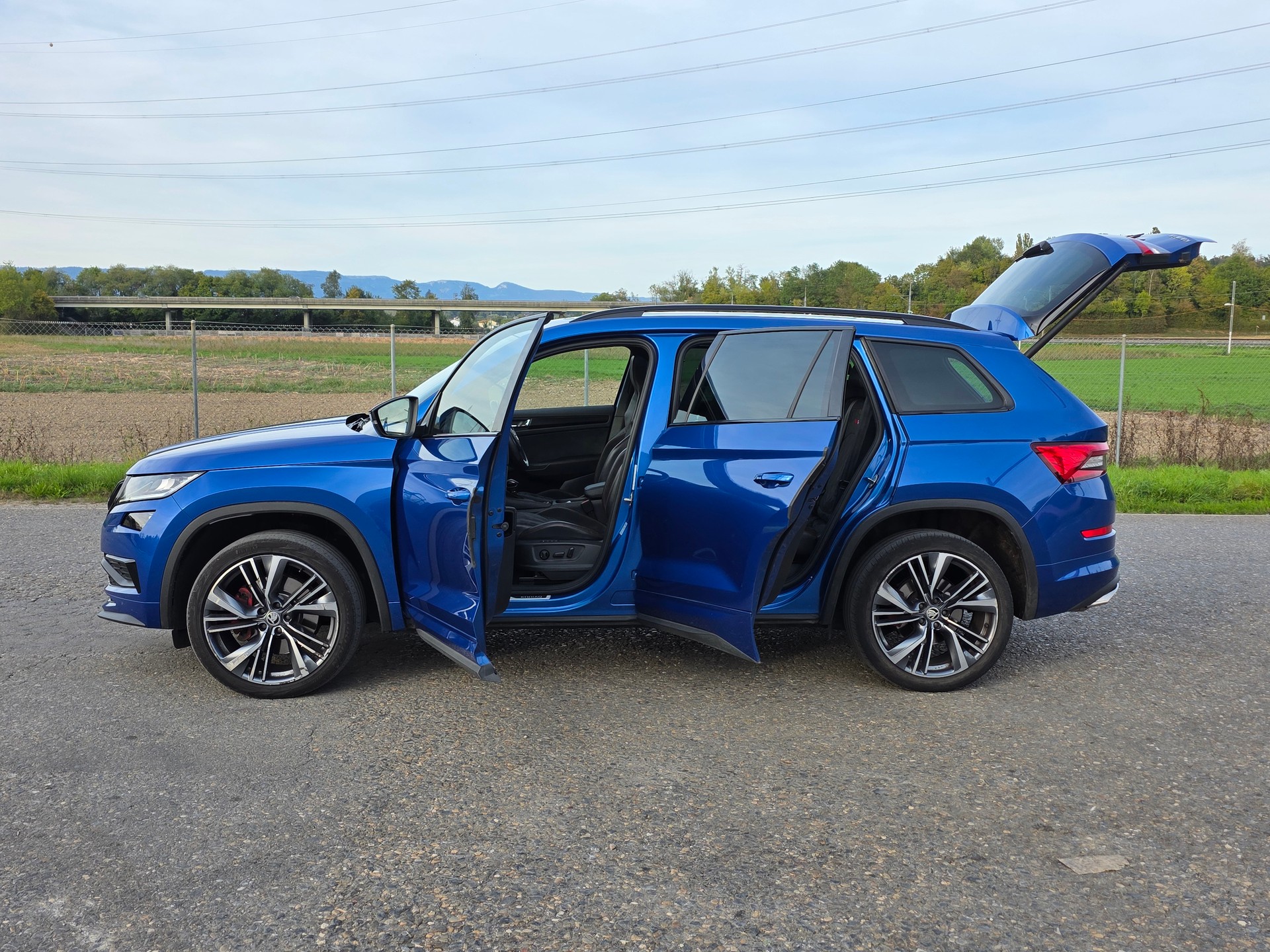 SKODA Kodiaq 2.0 Bi-TDI SCR RS 4x4 DSG / Neu ab Mfk. / AHK 2500kg-image-3