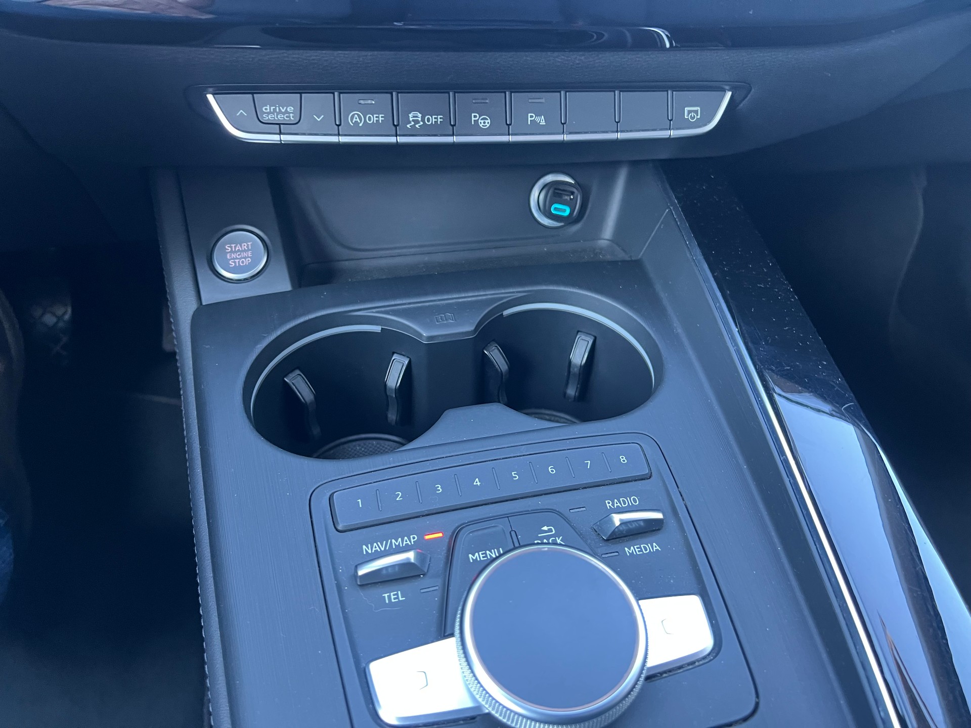 AUDI A4 Avant 2.0 TDI quattro S-tronic-image-20