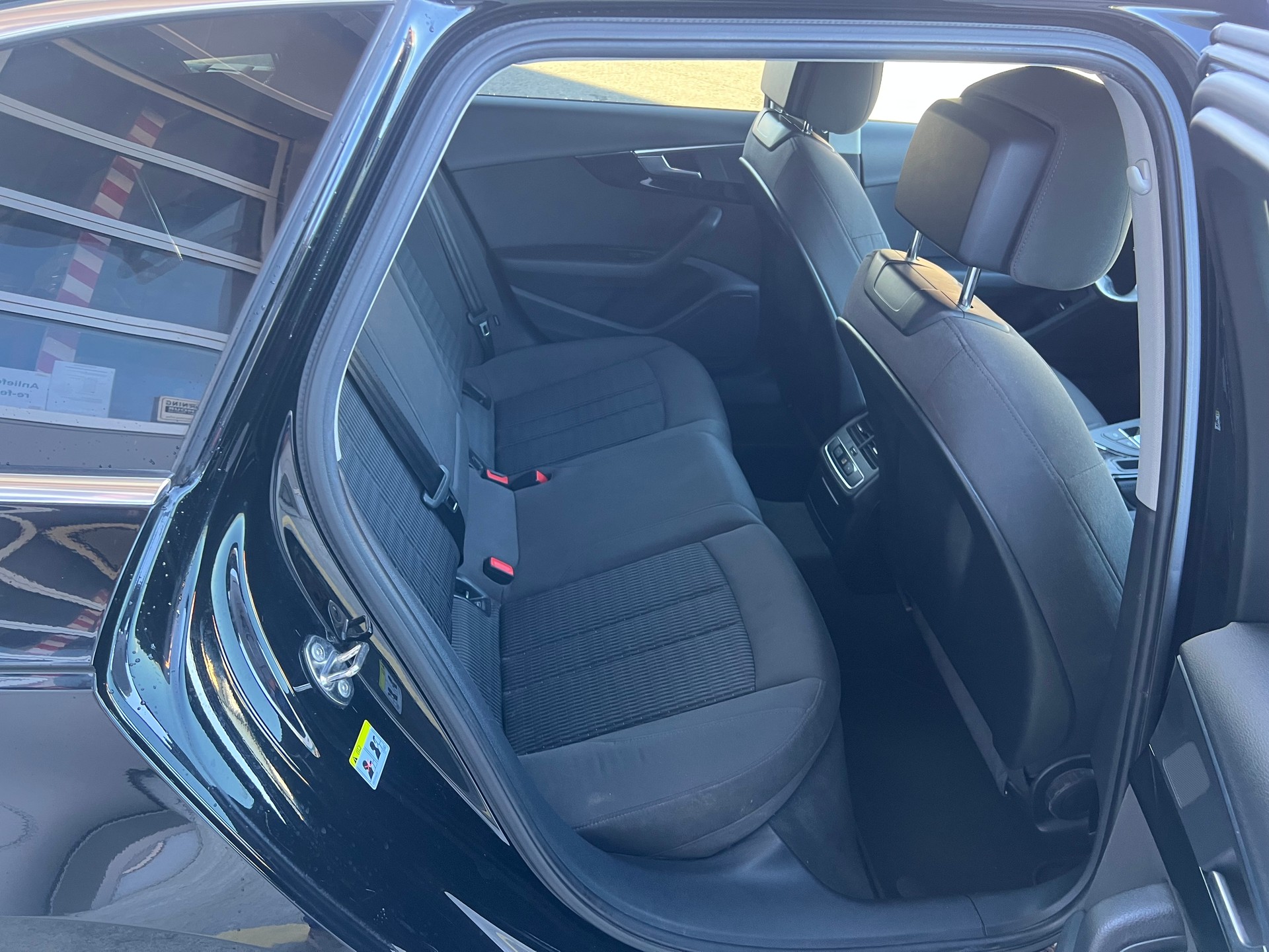 AUDI A4 Avant 2.0 TDI quattro S-tronic-image-11
