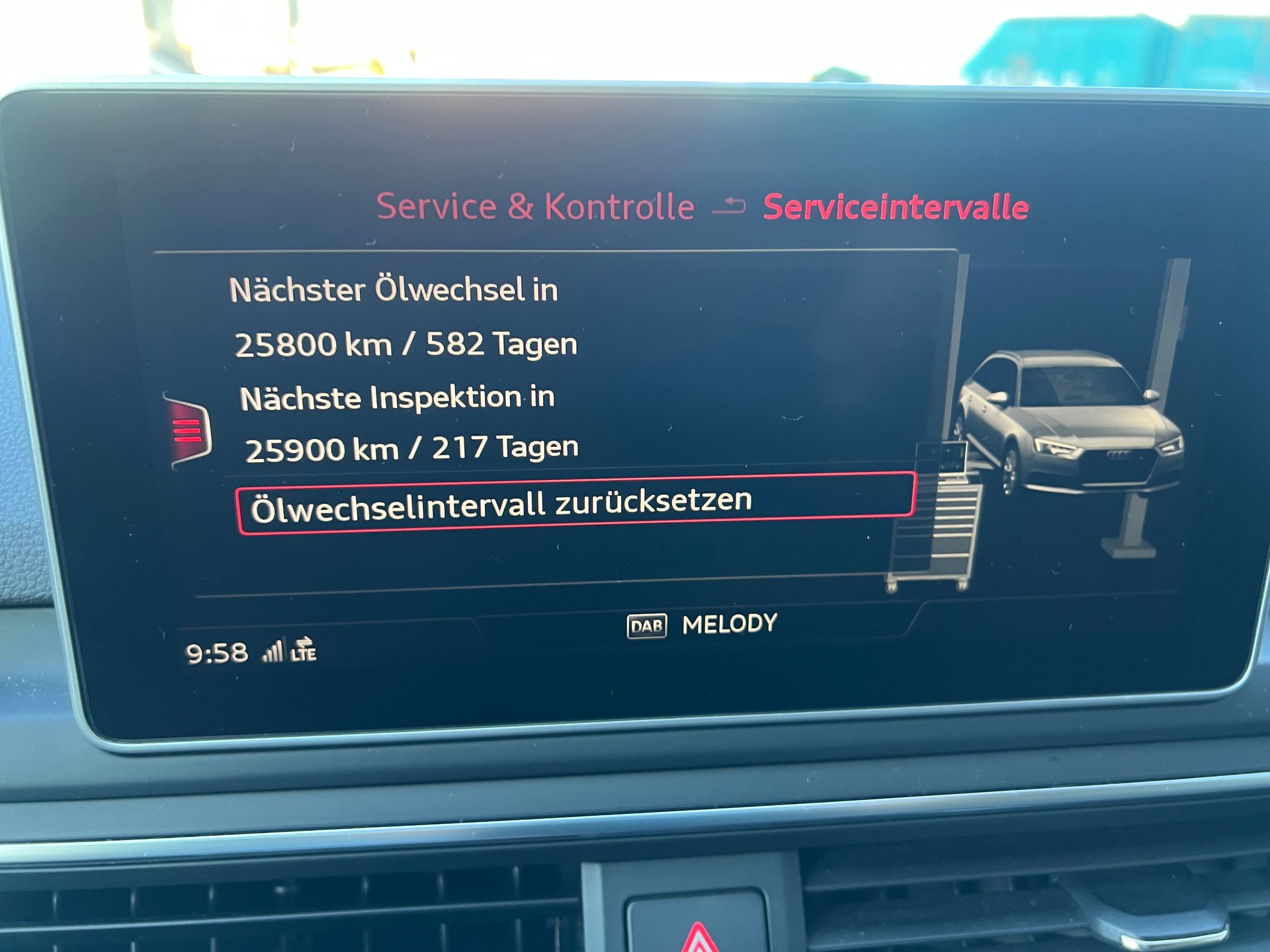 AUDI A4 Avant 2.0 TDI quattro S-tronic-image-25