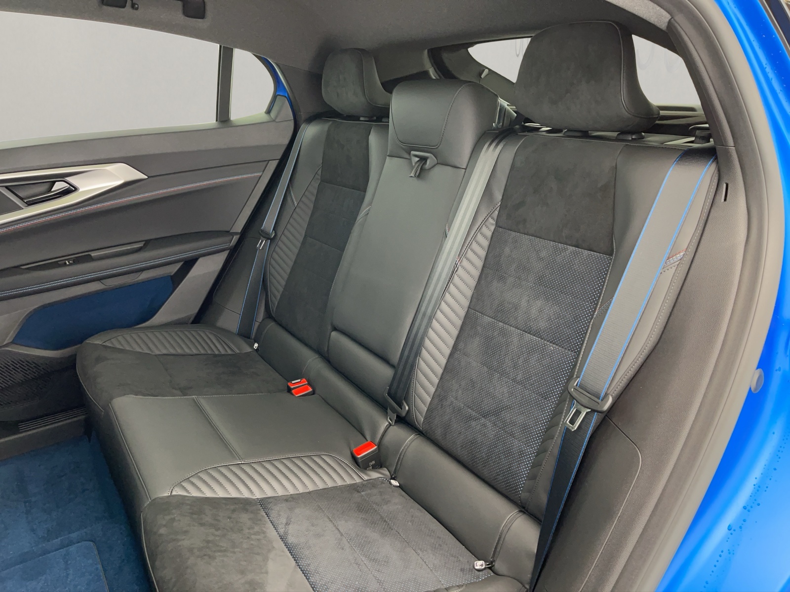 RENAULT Rafale 1.2 E-Tech Plug-in Atelier Alpine-image-16