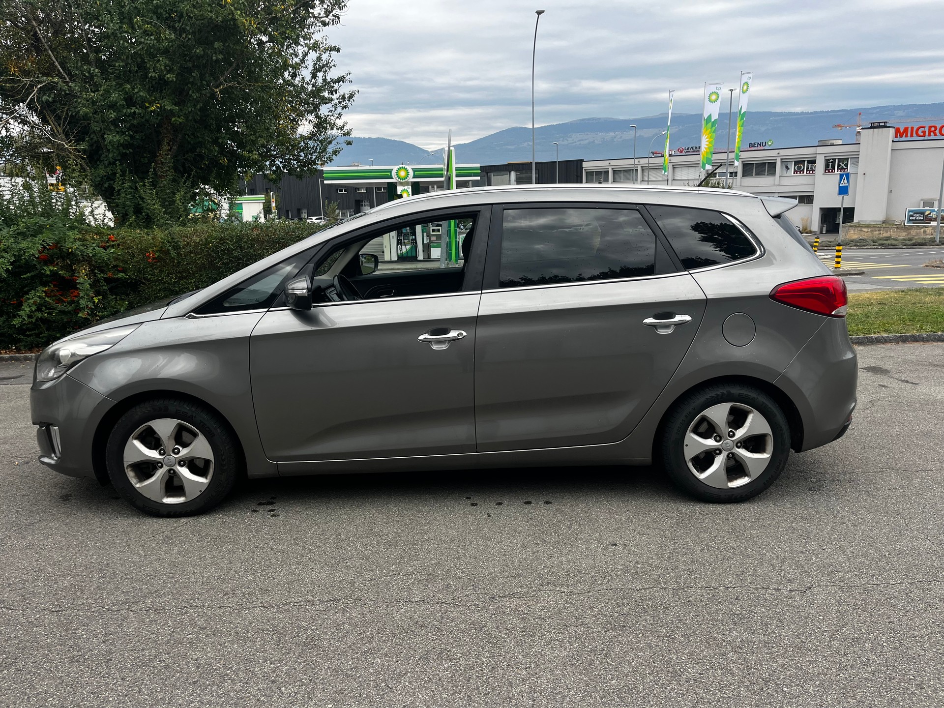 KIA Carens 1.7 CRDi Style-image-4