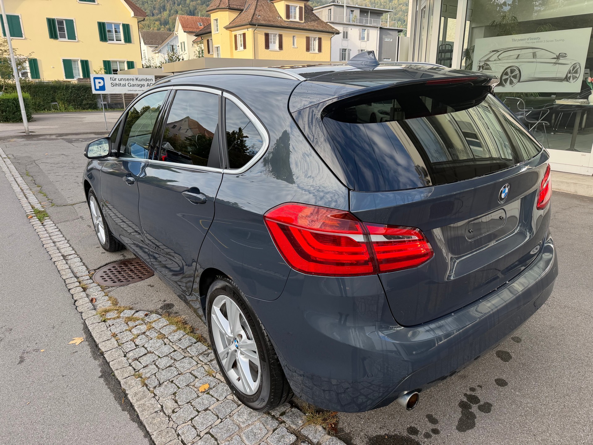 BMW 218d xDrive Active Tourer Sport Line Steptronic-image-3