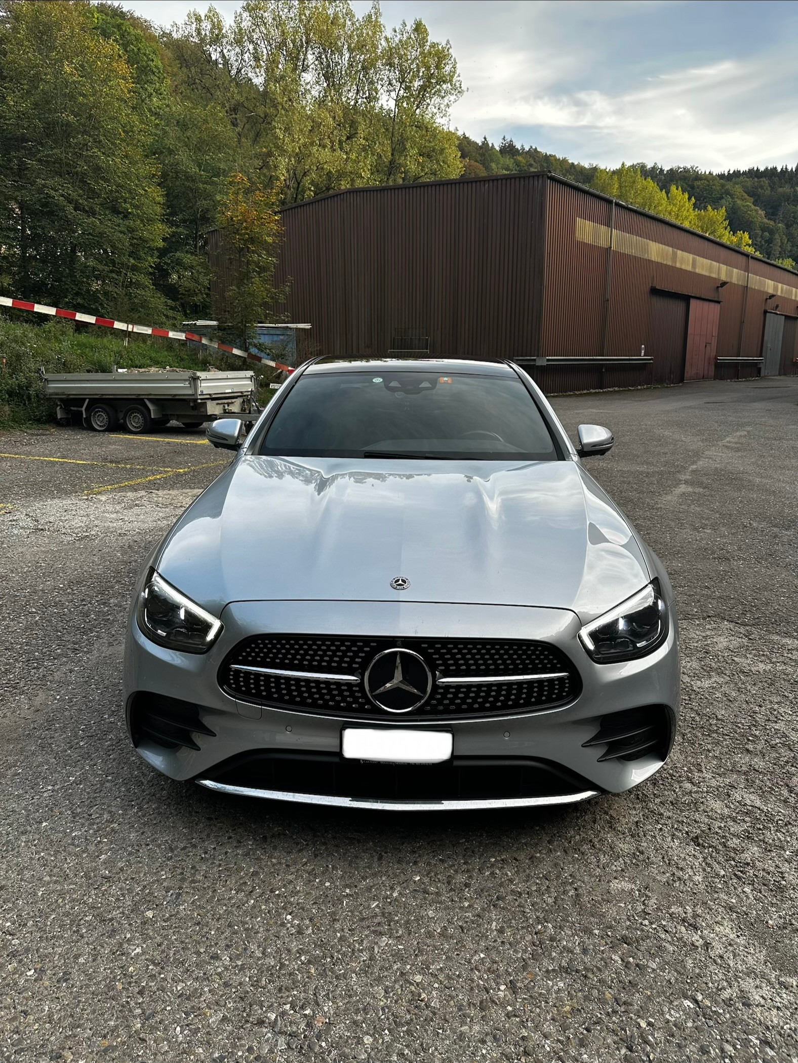 MERCEDES-BENZ E 220 d 4Matic AMG Line 9G-Tronic-image-1