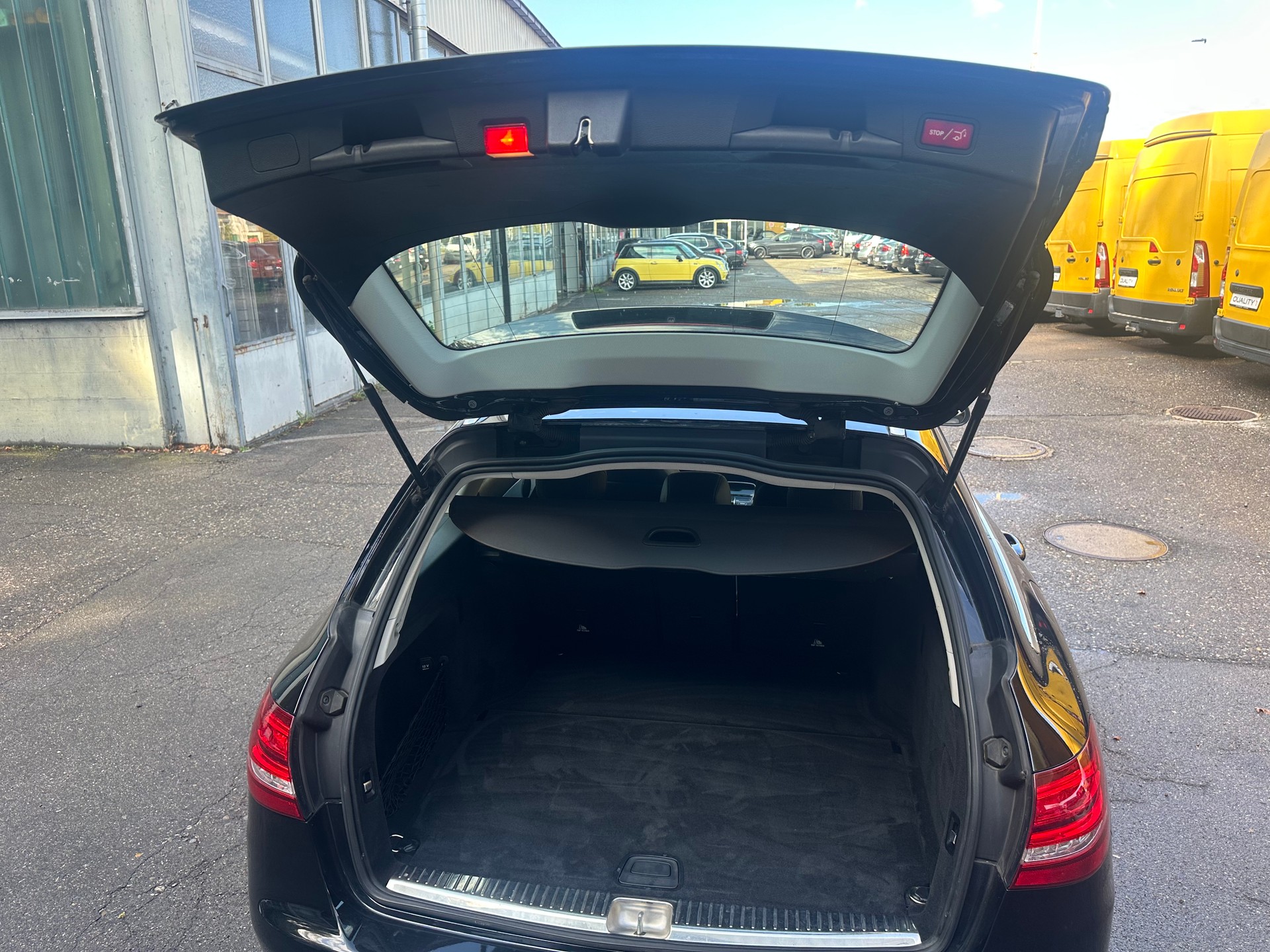 MERCEDES-BENZ C 300 BlueTEC Hybrid 7G-Tronic-image-6