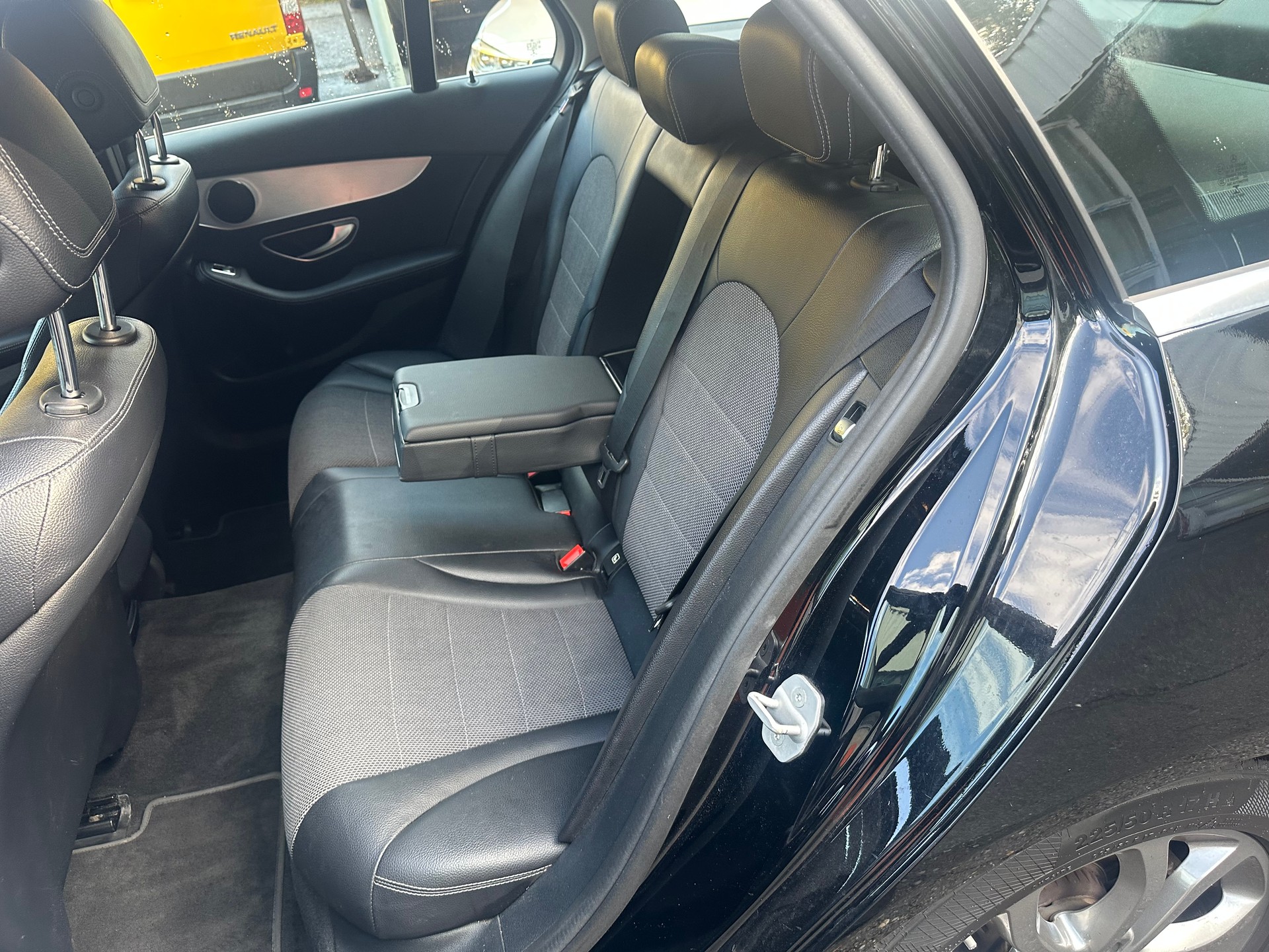 MERCEDES-BENZ C 300 BlueTEC Hybrid 7G-Tronic-image-7