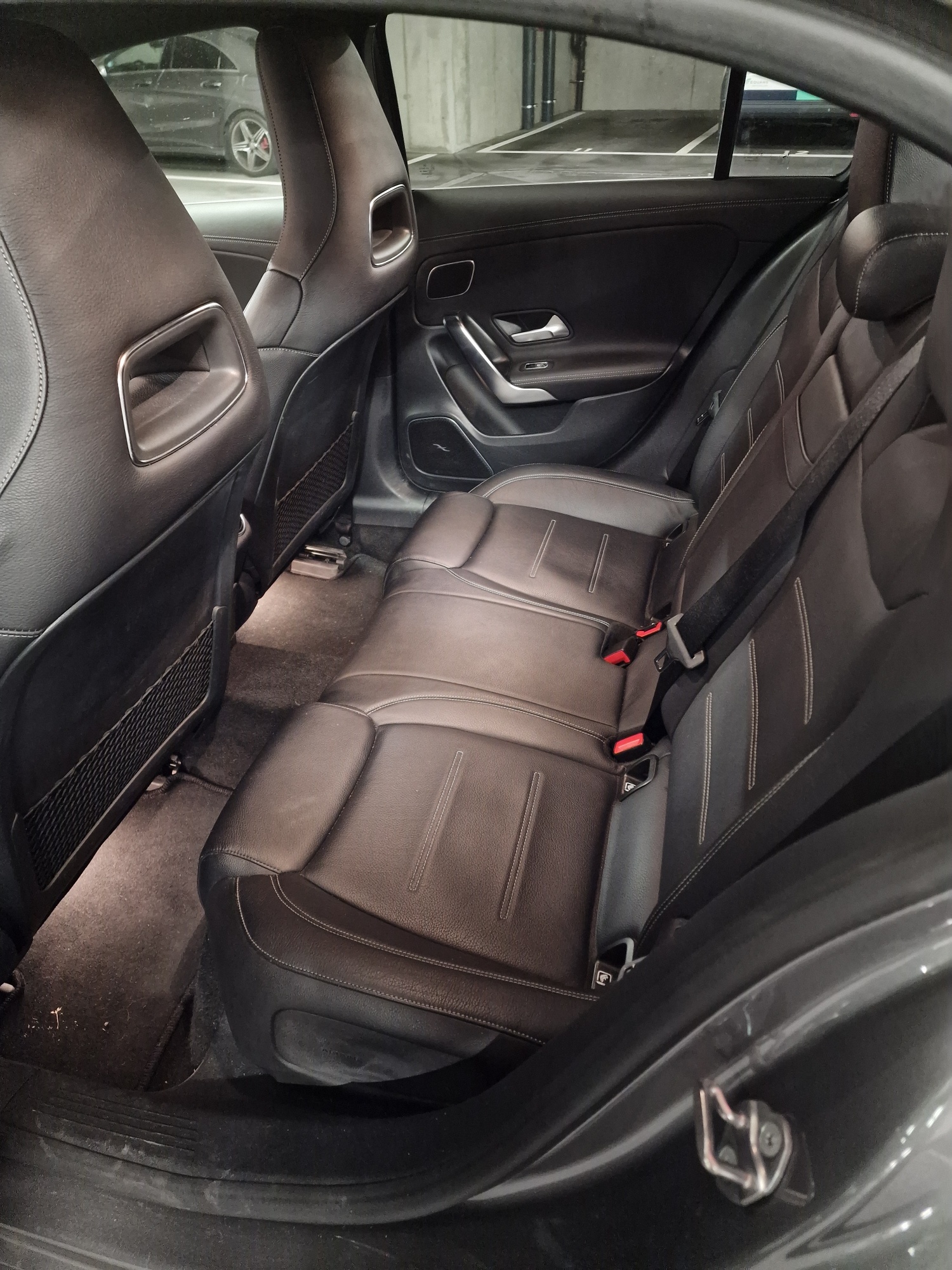 MERCEDES-BENZ A 200 AMG Line-image-5