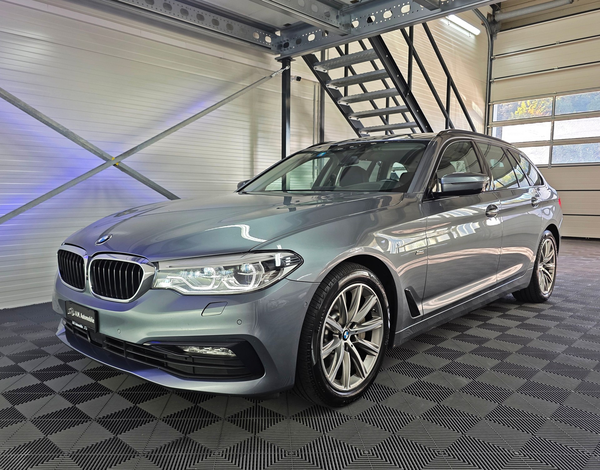 BMW 530d xDrive Touring Sport Line Steptronic-image-9