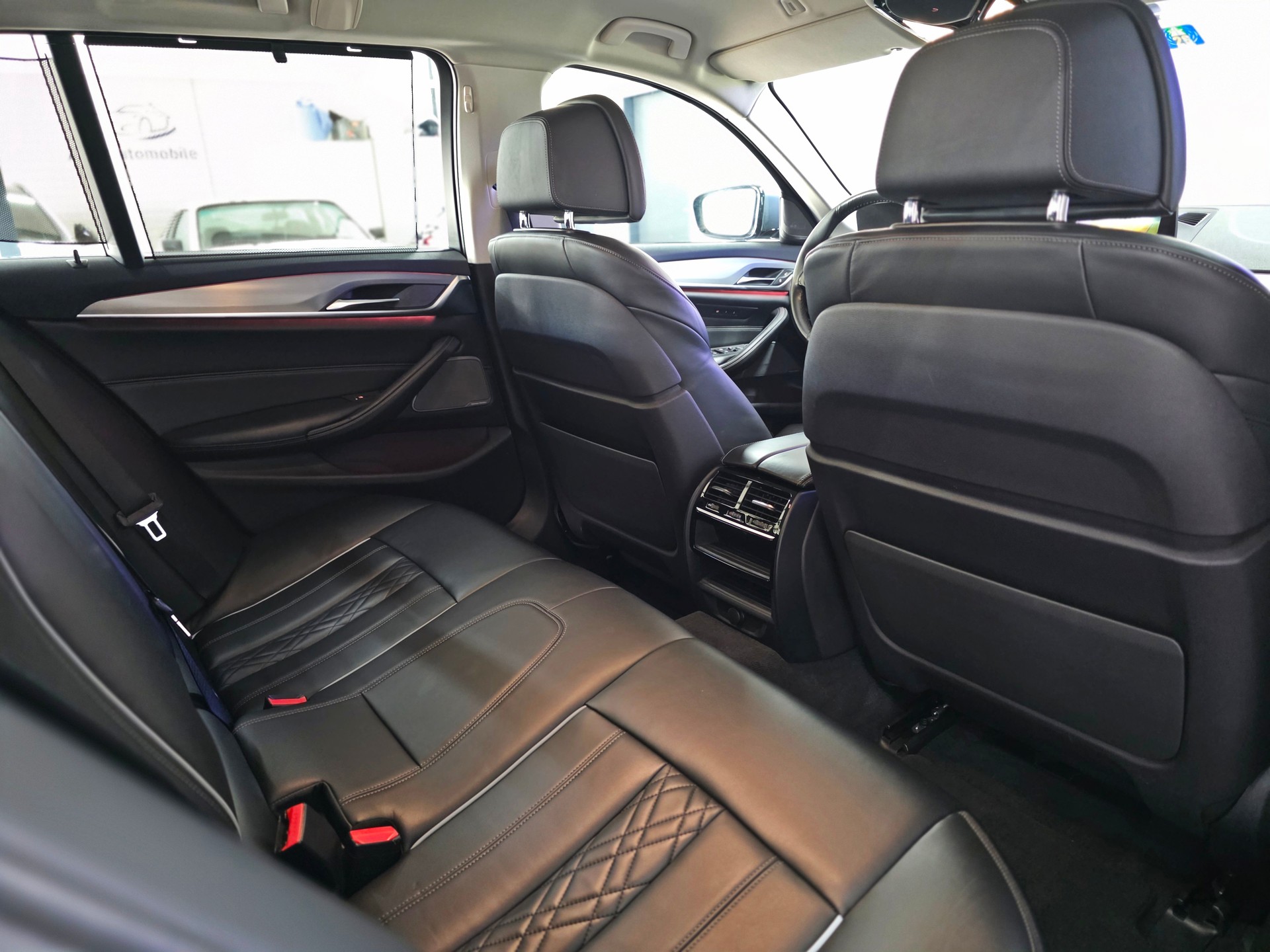 BMW 530d xDrive Touring Sport Line Steptronic-image-15