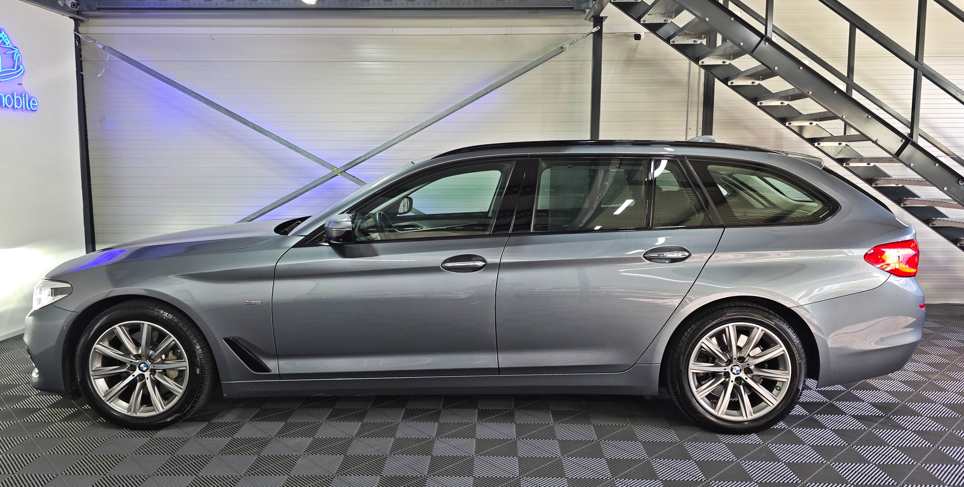 BMW 530d xDrive Touring Sport Line Steptronic-image-8