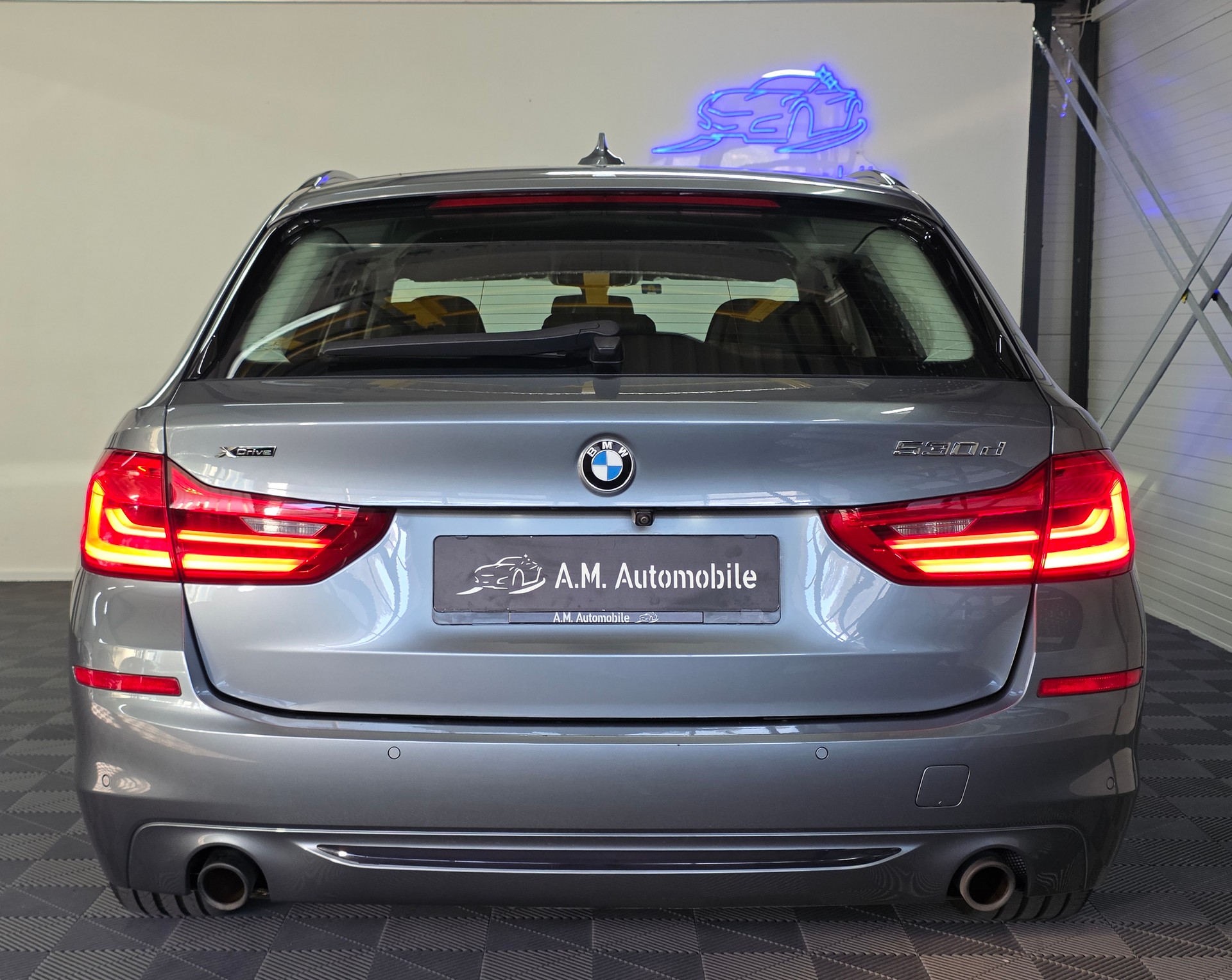 BMW 530d xDrive Touring Sport Line Steptronic-image-6
