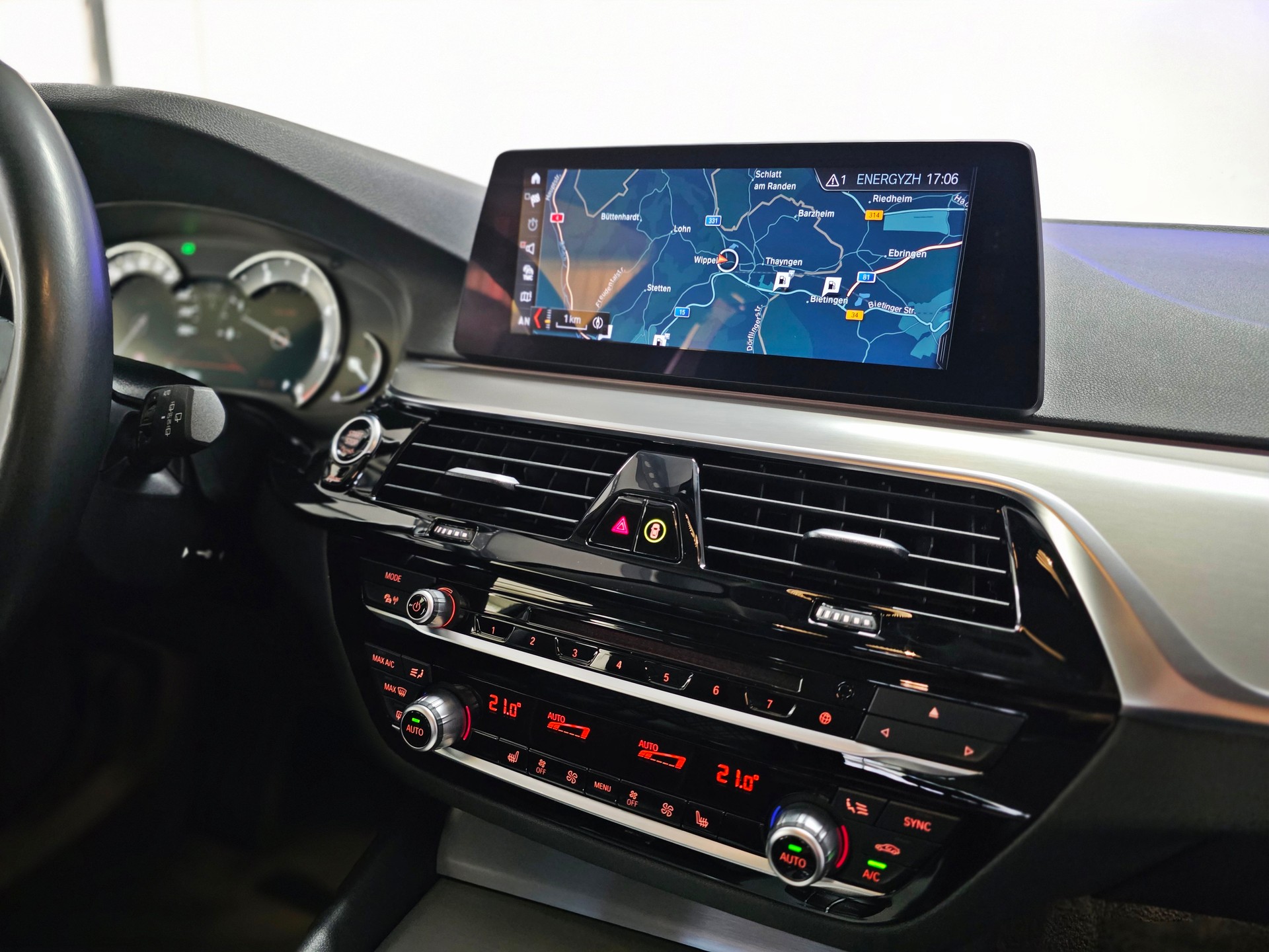 BMW 530d xDrive Touring Sport Line Steptronic-image-18