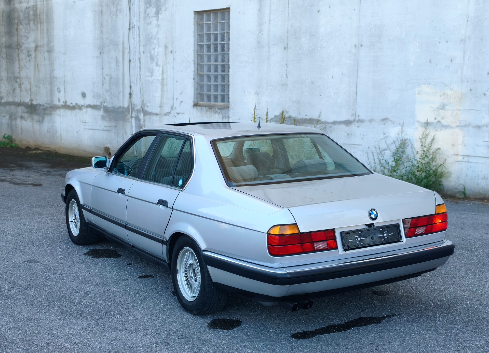 BMW 750i V12 1ère main-image-3