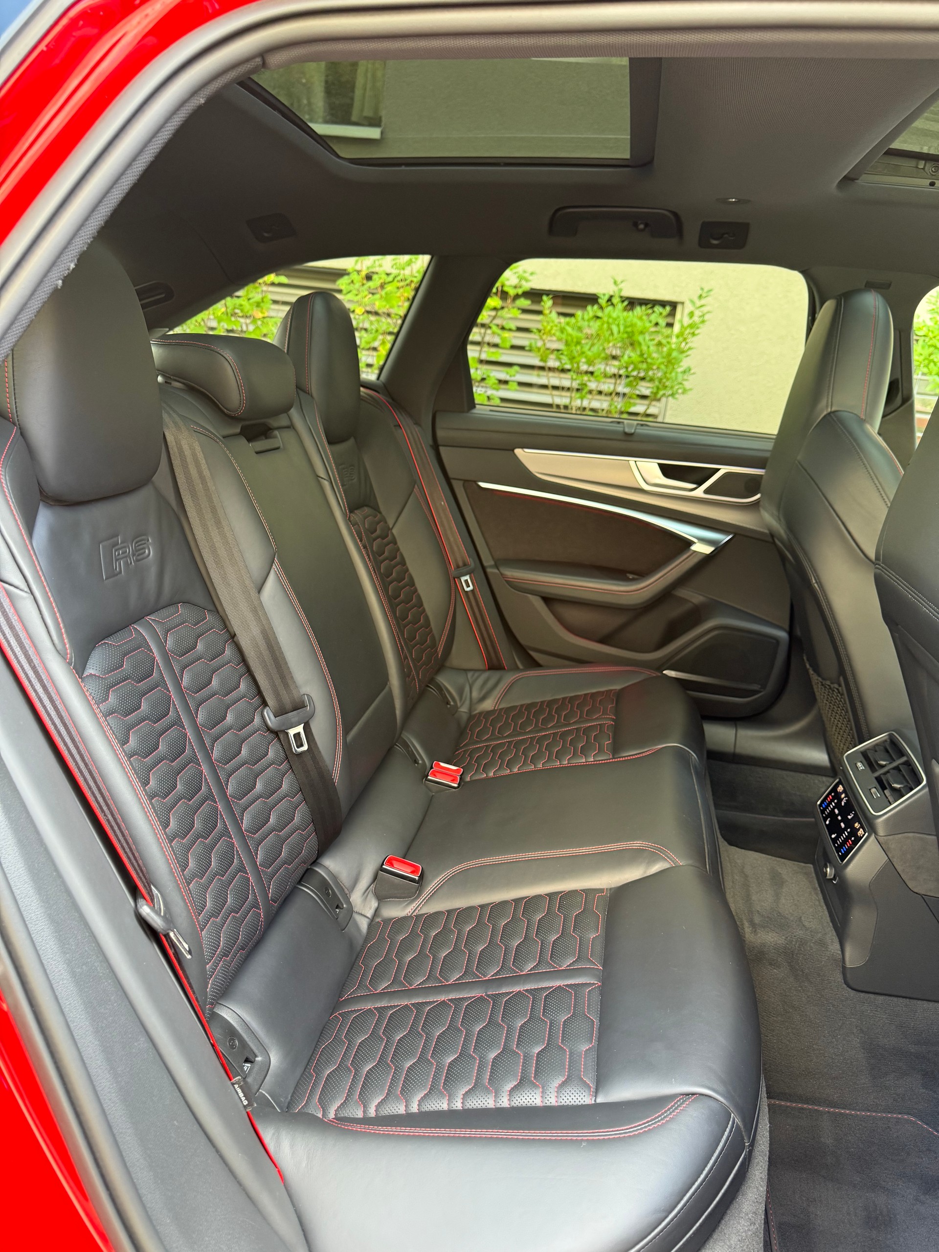 AUDI 4.0 V8 TFSI quattro T-Tronic-image-4