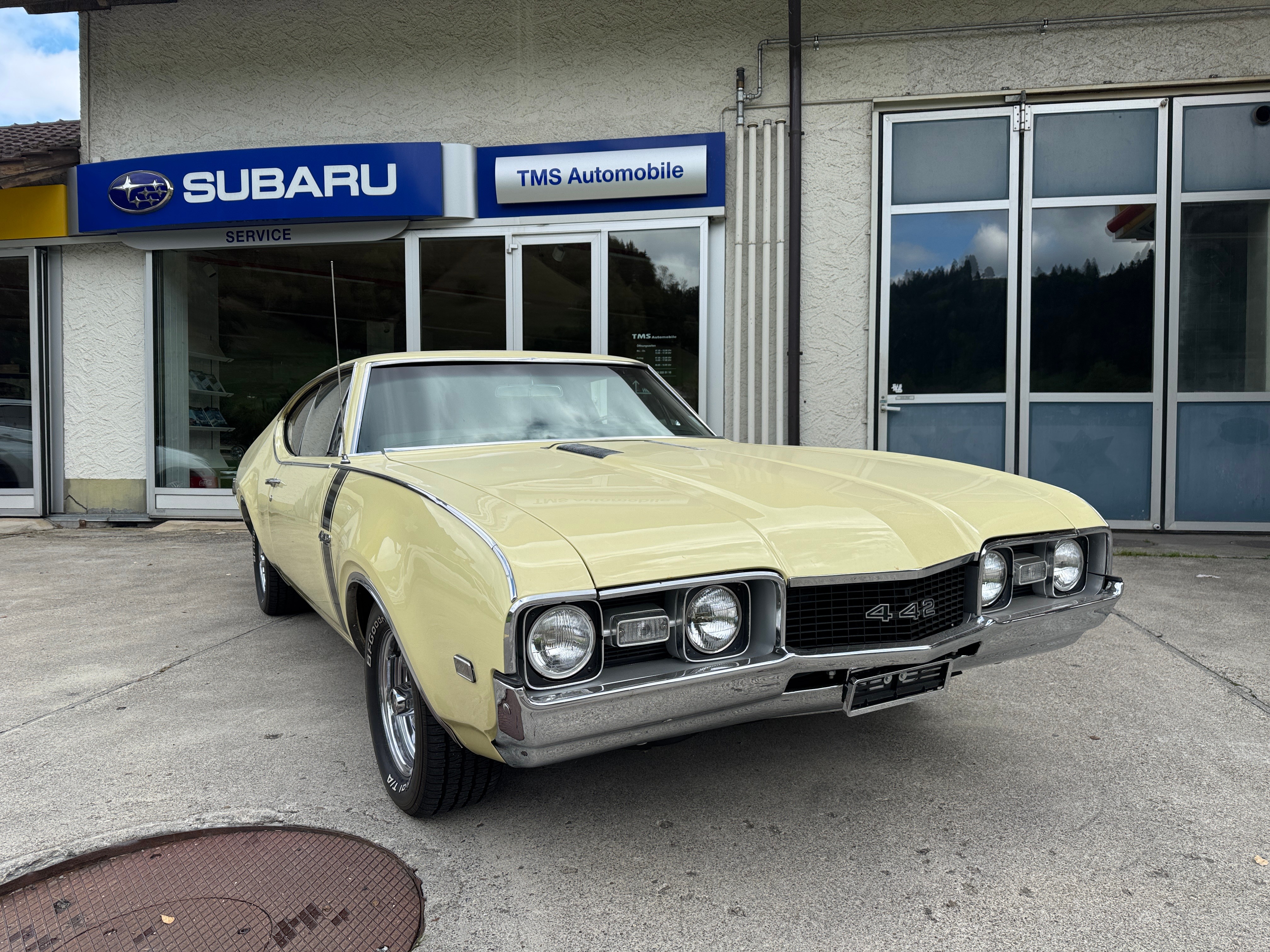 Car photo