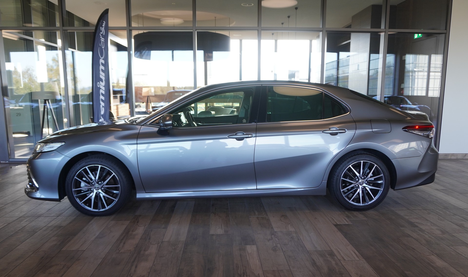 TOYOTA Camry 2.5 HSD e-CVT Premium-image-3