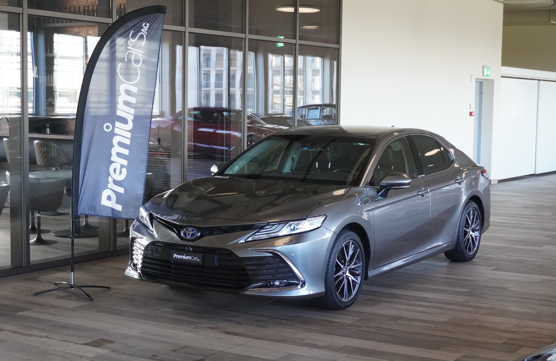 TOYOTA Camry 2.5 HSD e-CVT Premium-image-0
