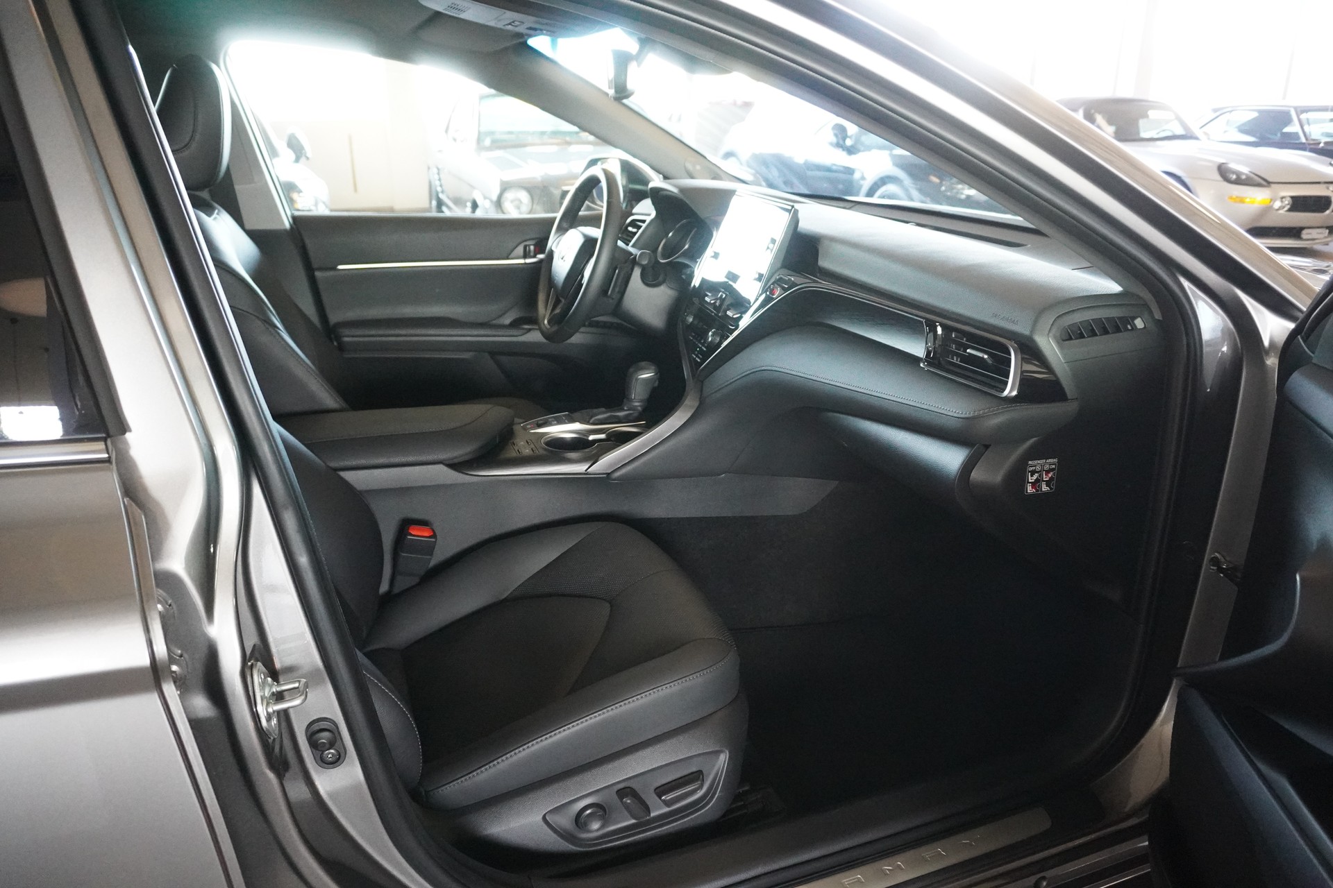 TOYOTA Camry 2.5 HSD e-CVT Premium-image-8