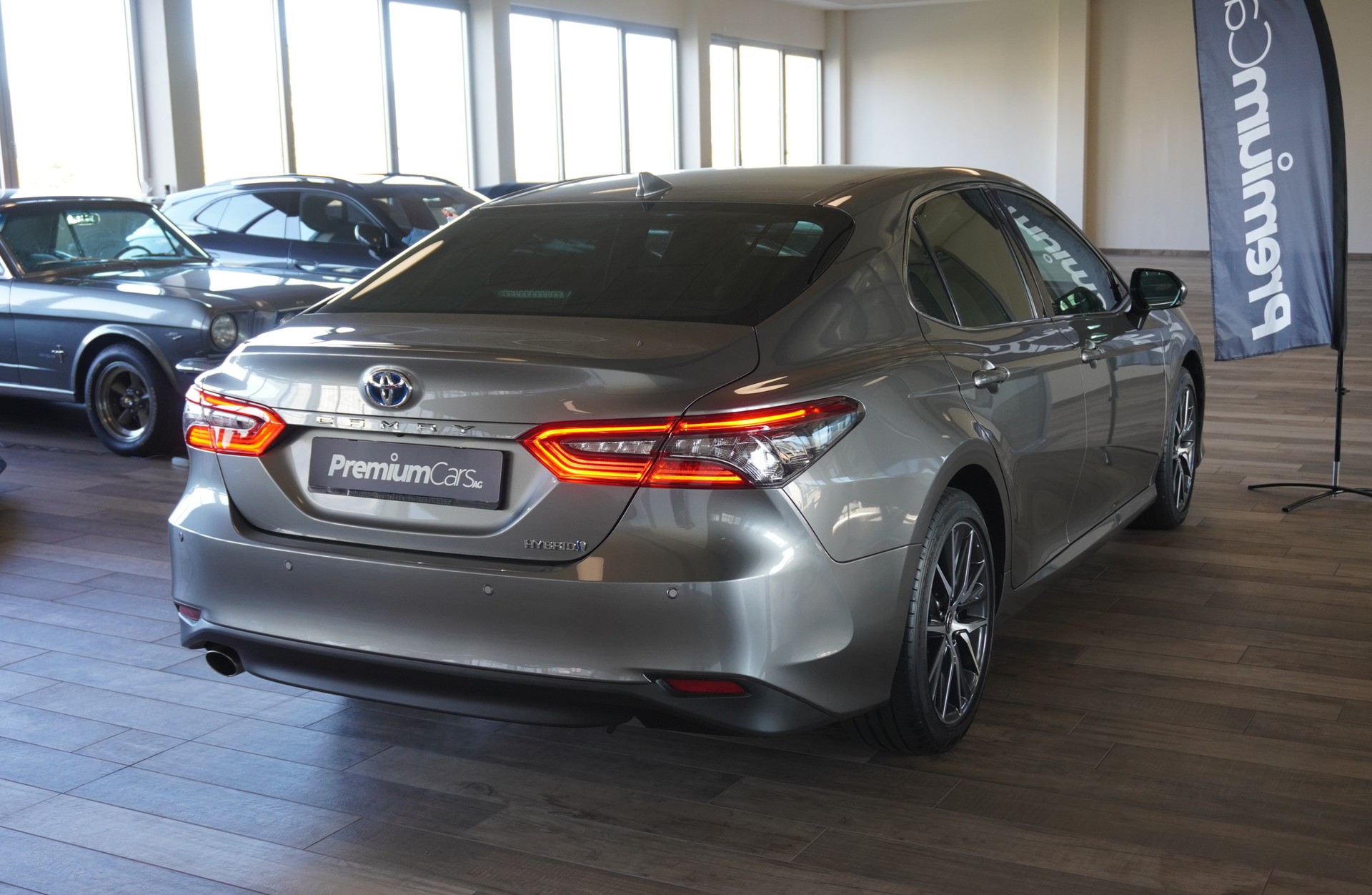 TOYOTA Camry 2.5 HSD e-CVT Premium-image-4