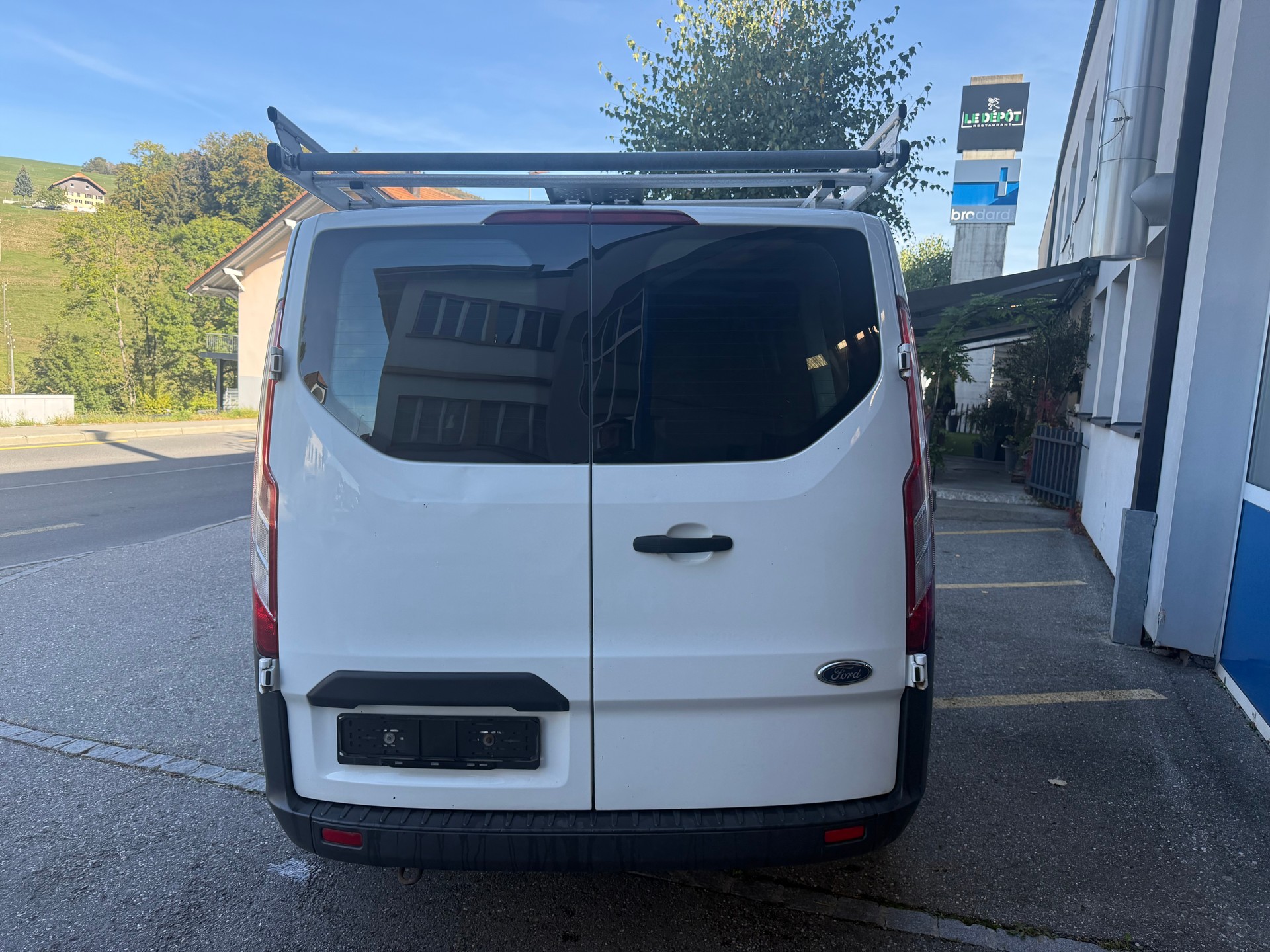 FORD Transit Custom Van 250 L1H1 Startup-image-4