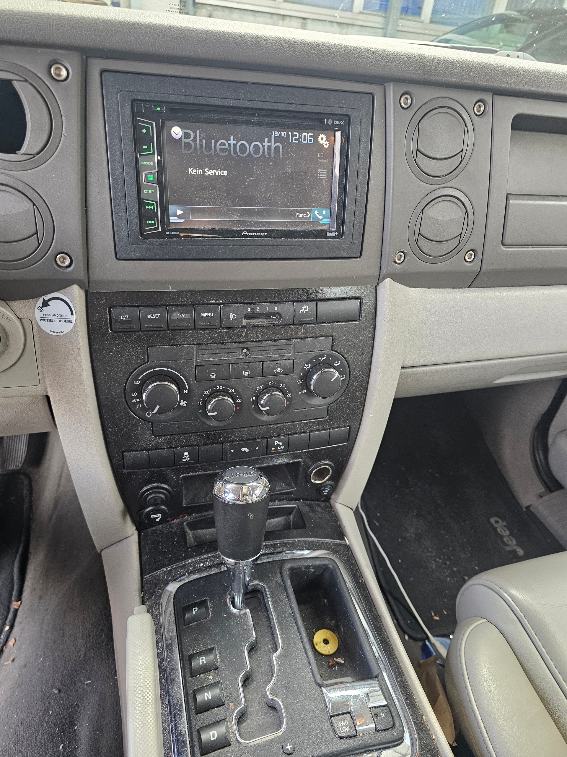 JEEP Cherokee 3.0 Liter V6 Sport-image-8