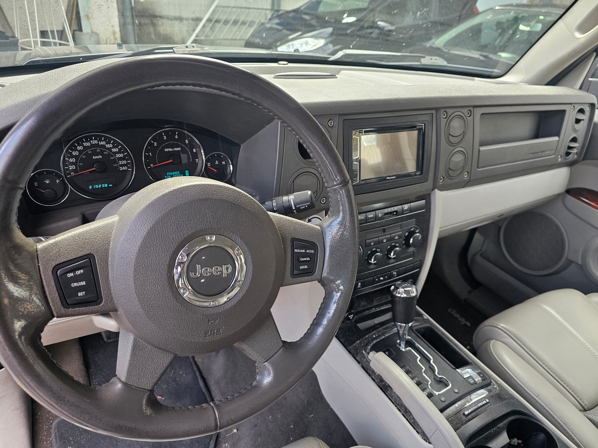 JEEP Cherokee 3.0 Liter V6 Sport-image-7