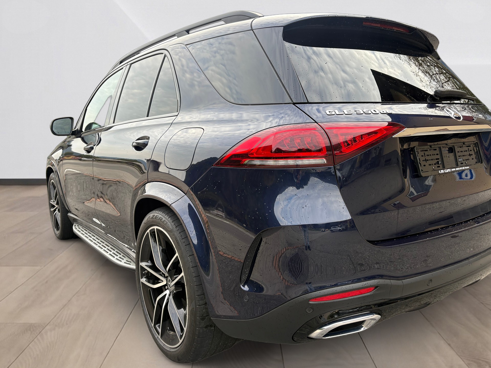 MERCEDES-BENZ GLE 350 de 4Matic AMG Line 9G-Tronic-image-4