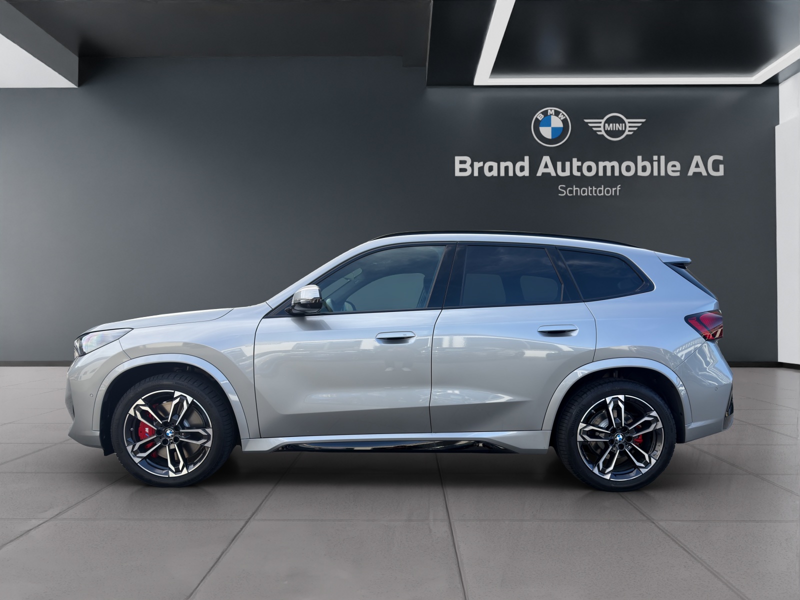 BMW X1 23i xDrive-image-1