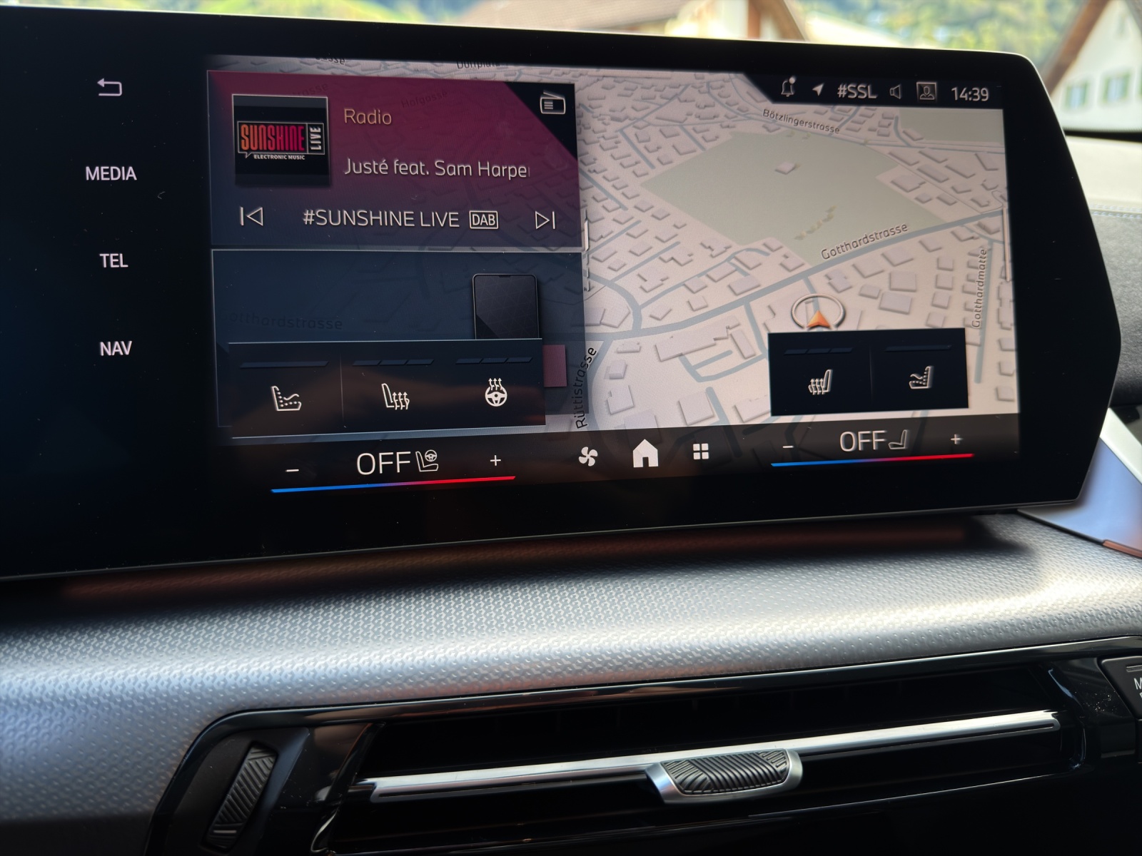 BMW X1 23i xDrive-image-20
