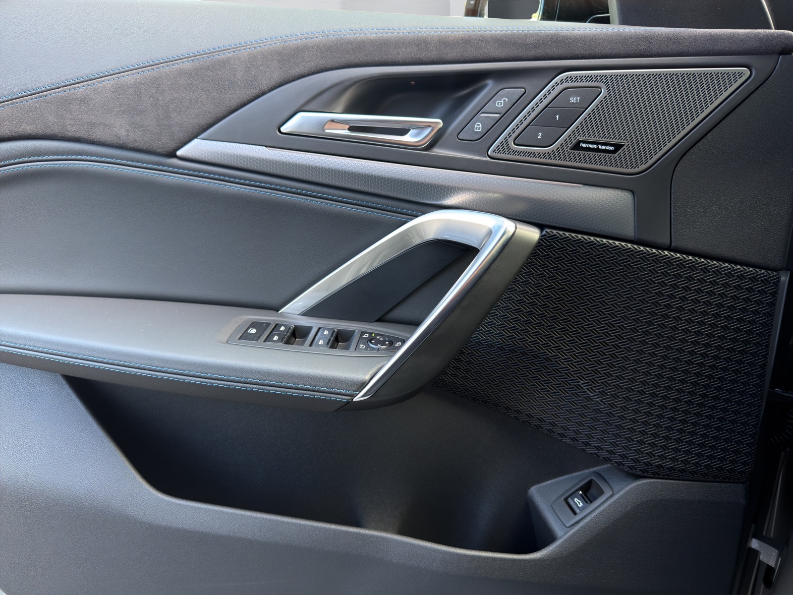 BMW X1 23i xDrive-image-19