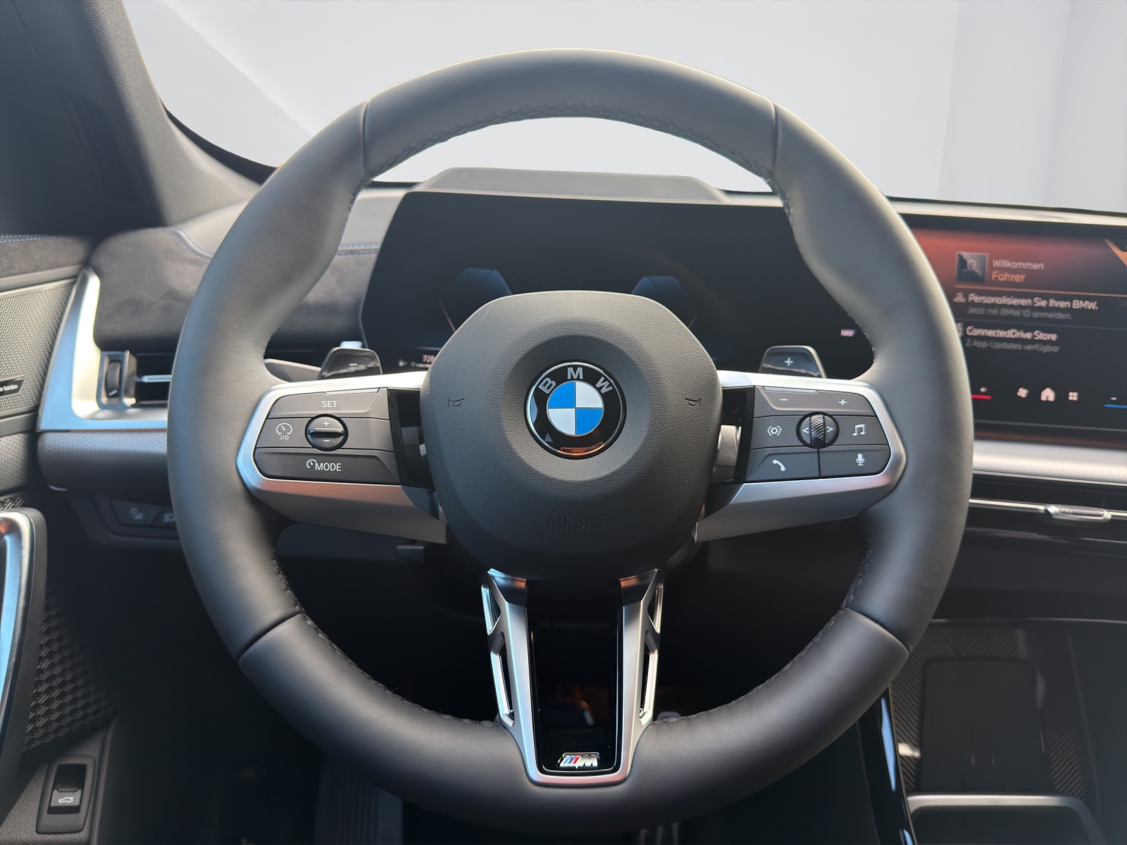 BMW X1 23i xDrive-image-16
