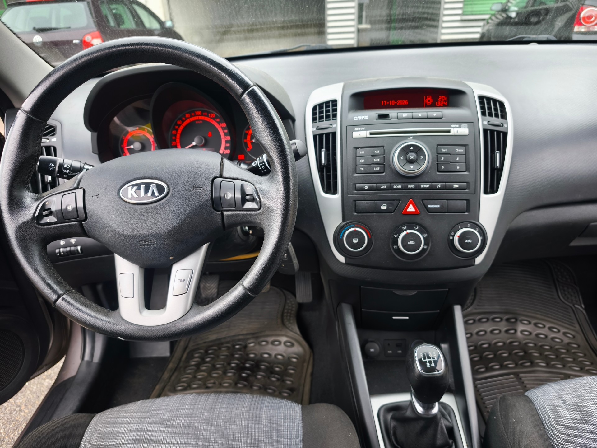 KIA CEED-image-8