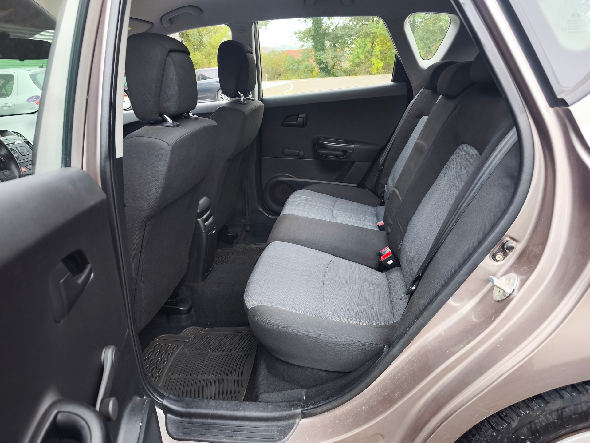 KIA CEED-image-11
