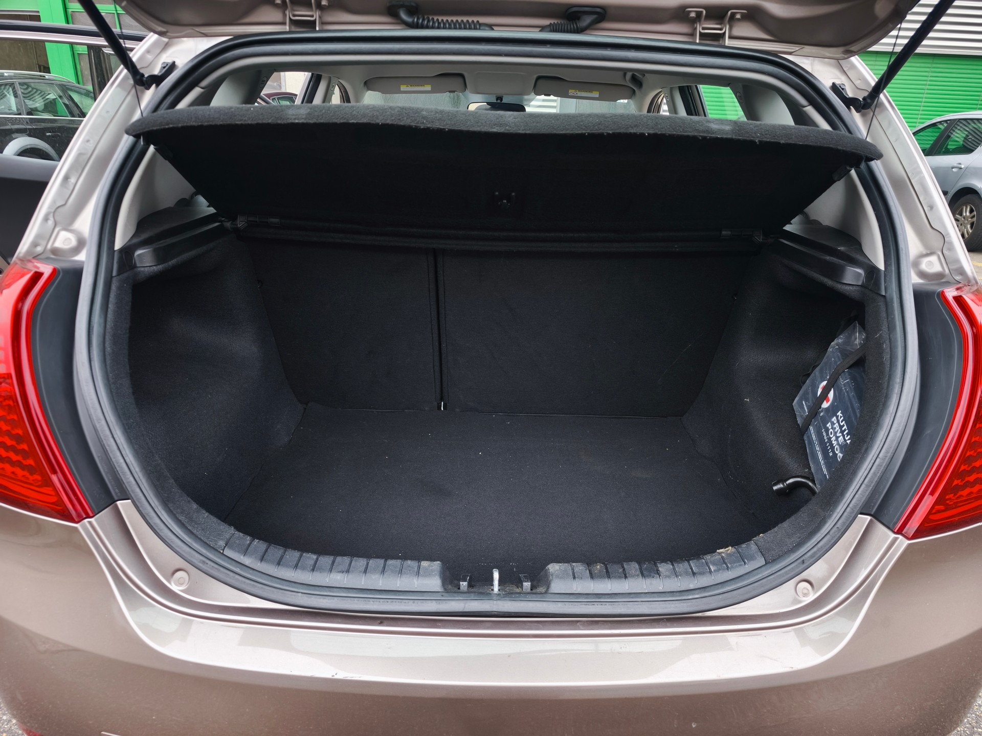 KIA CEED-image-12