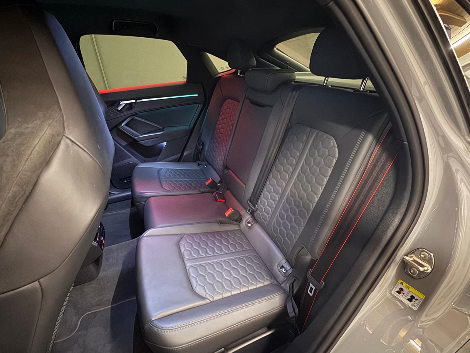 AUDI RS Q3 Sportback quattro S tronic-image-11