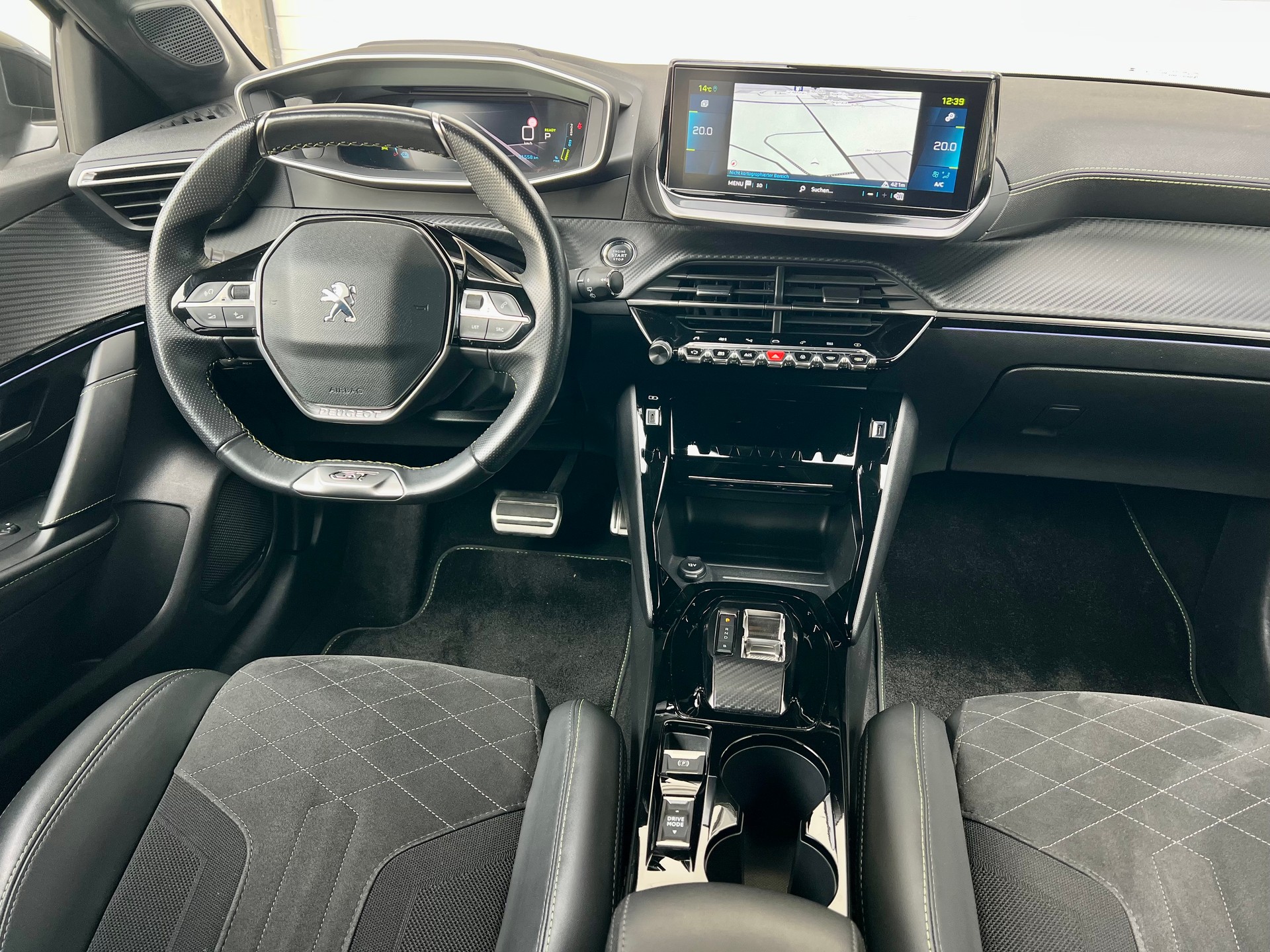 PEUGEOT 208 Elektrik GT Pack-image-11