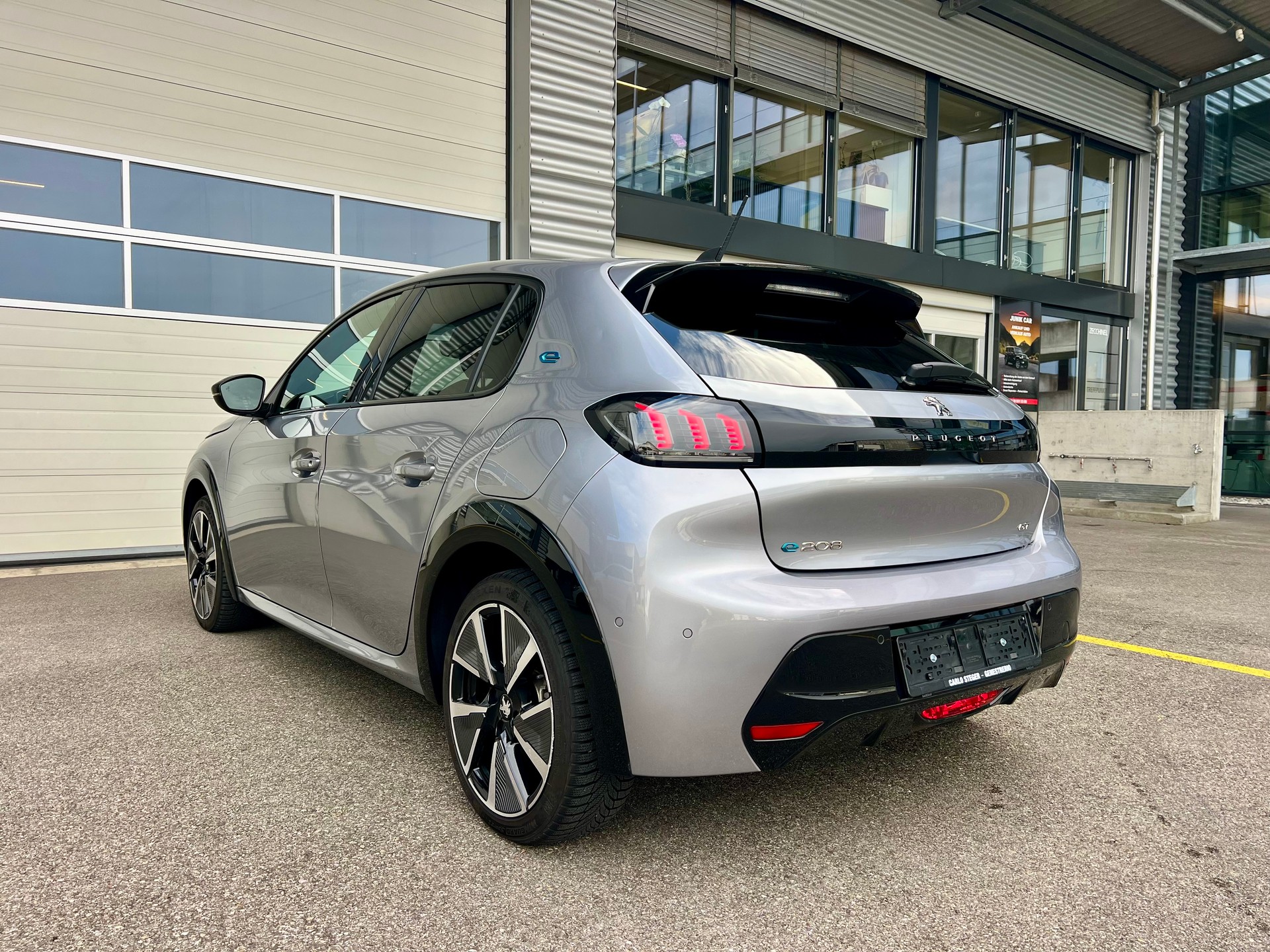 PEUGEOT 208 Elektrik GT Pack-image-8
