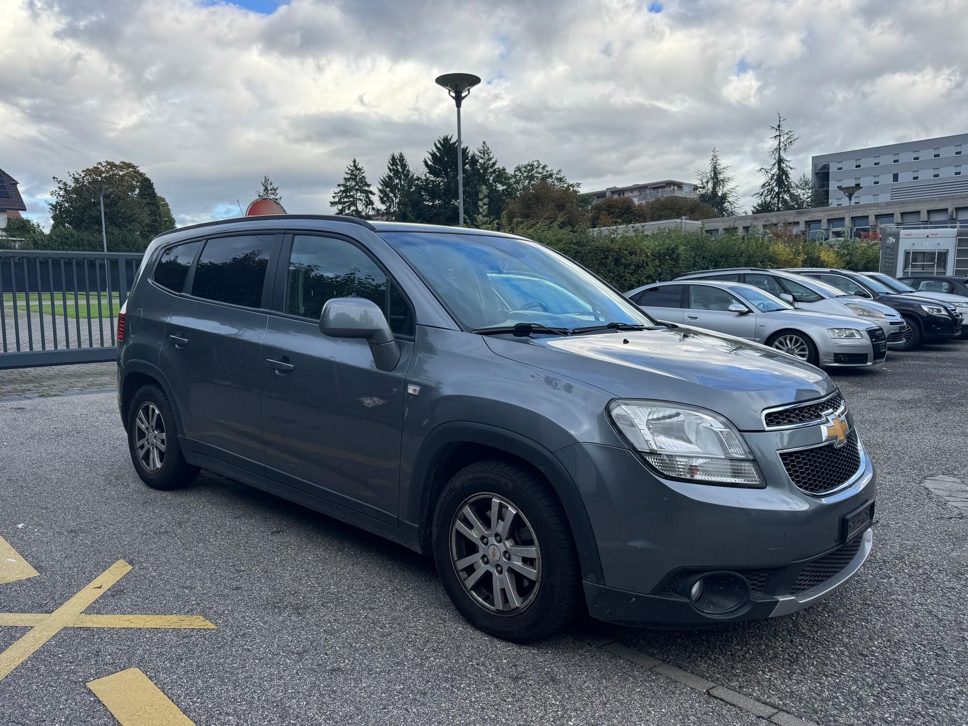 CHEVROLET Orlando 2.0 VCDi LT-image-1