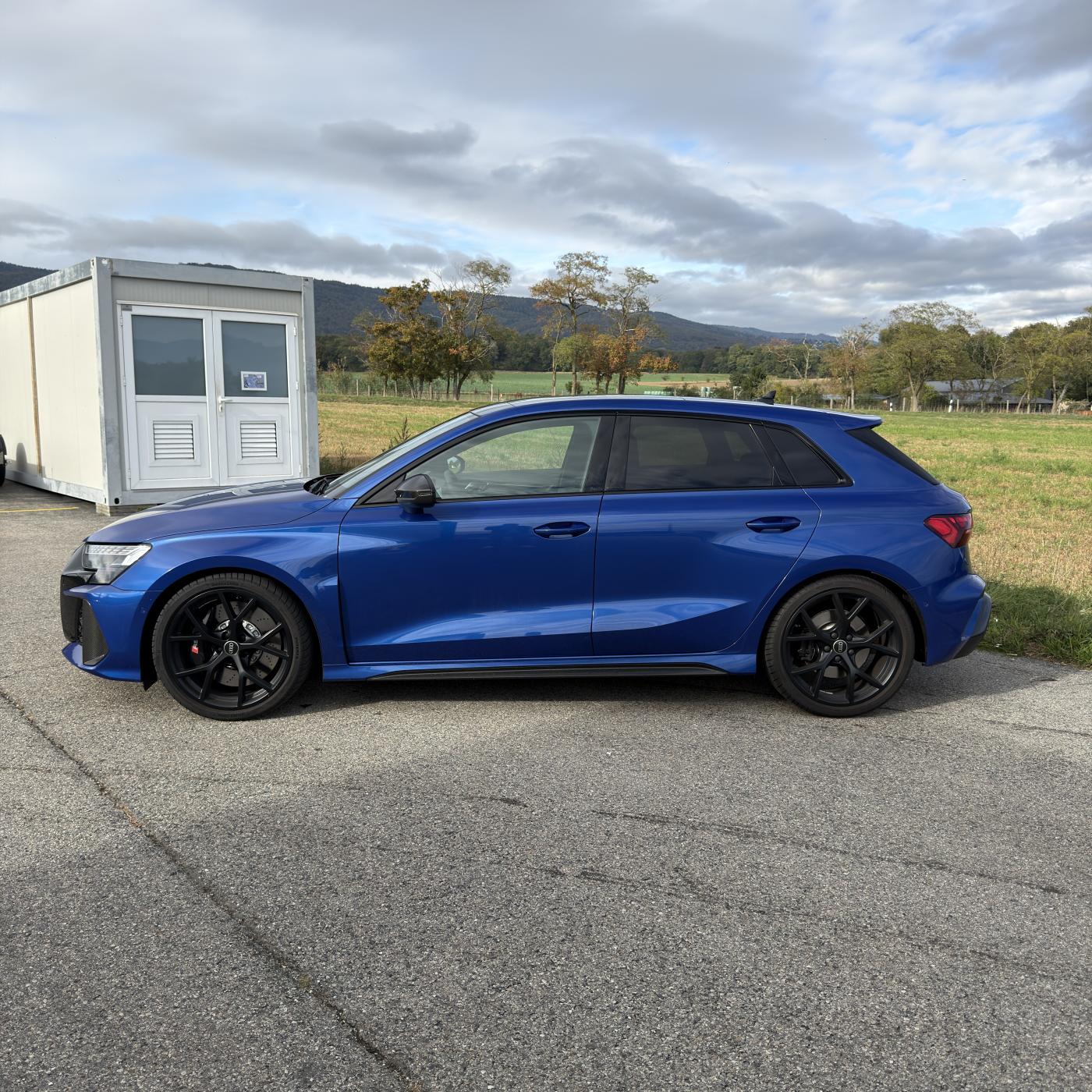 AUDI RS3 Sportback 2.5 TSI quattro S-tronic-image-1