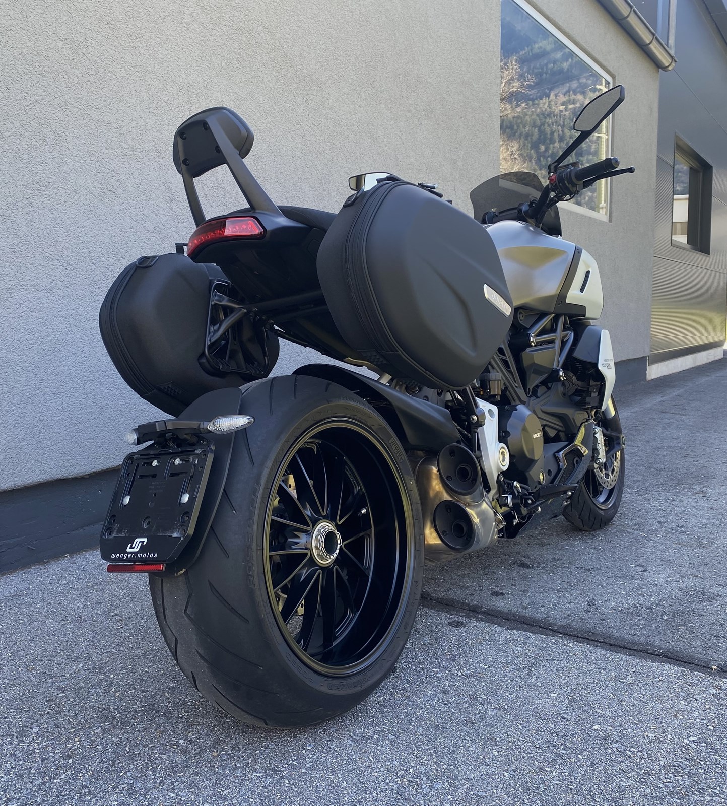 DUCATI Diavel 1260-showroom-element-3