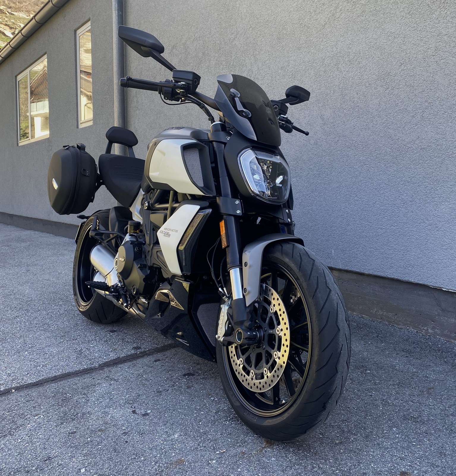 DUCATI Diavel 1260-showroom-element-1