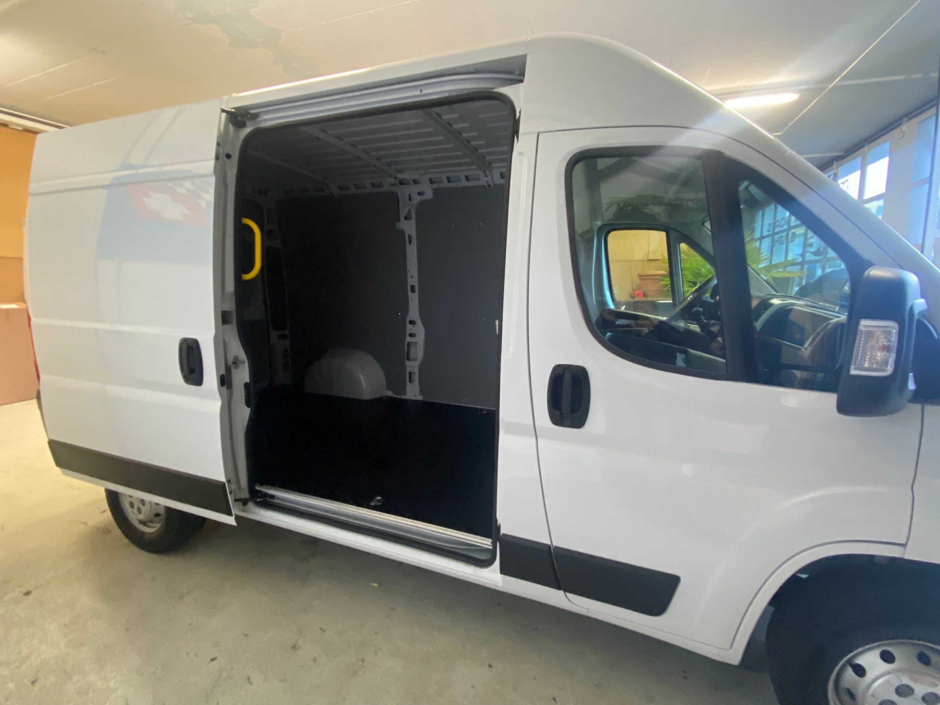 CITROEN Jumper 33 2.2 BlueHDi 140 L2H2-image-6
