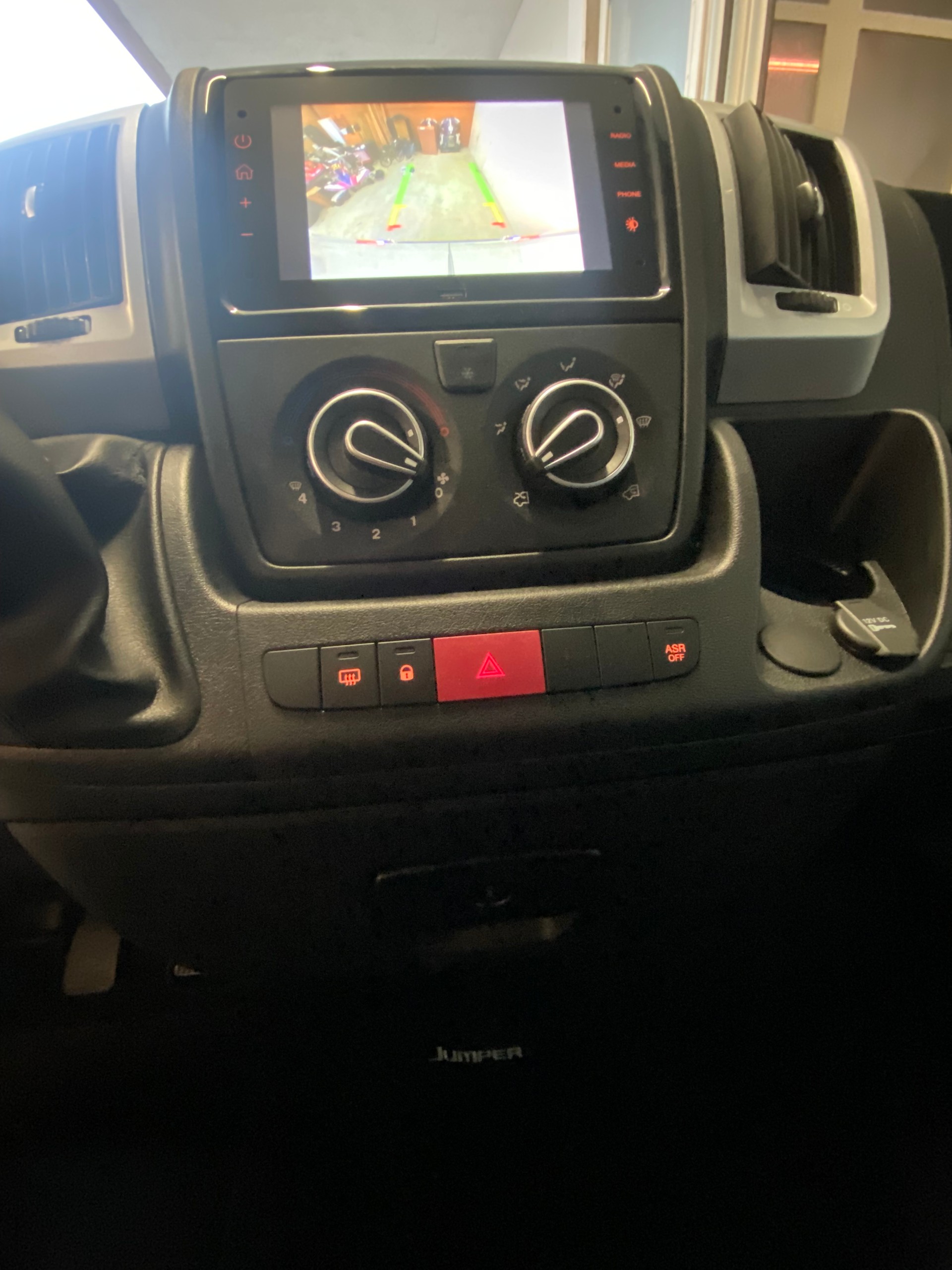 CITROEN Jumper 33 2.2 BlueHDi 140 L2H2-image-11