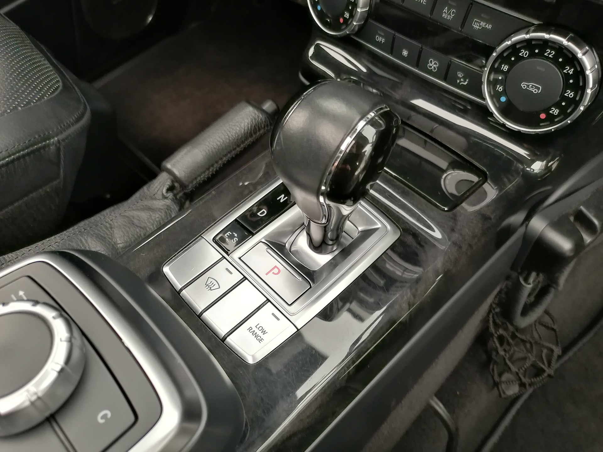 MERCEDES-BENZ G350 Bluetec 7G-Tronic-image-13