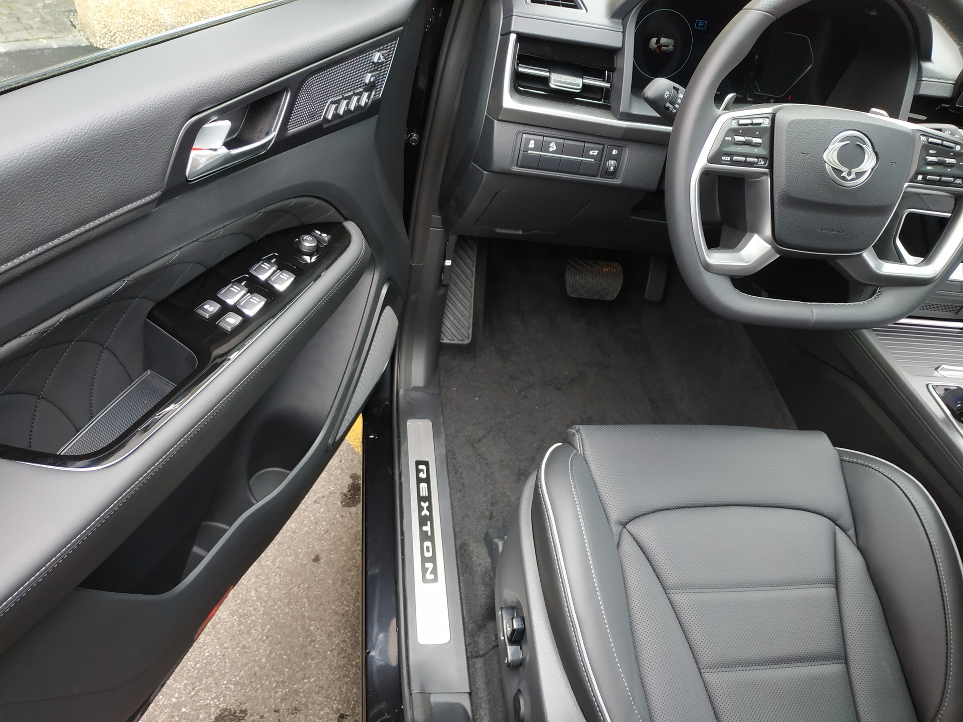 KGM-SsangYong Rexton 2.2 CRDi Titanium 4WD AT-image-13