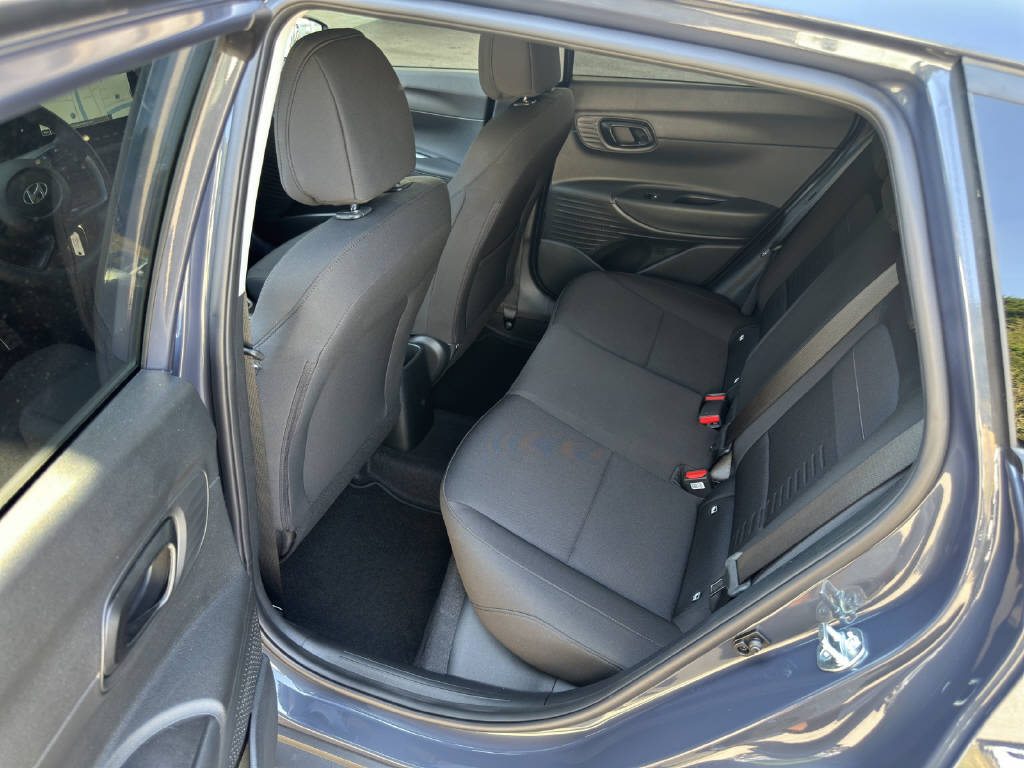 HYUNDAI BAYON 1.0 T-GDi 100 Amplia-image-8