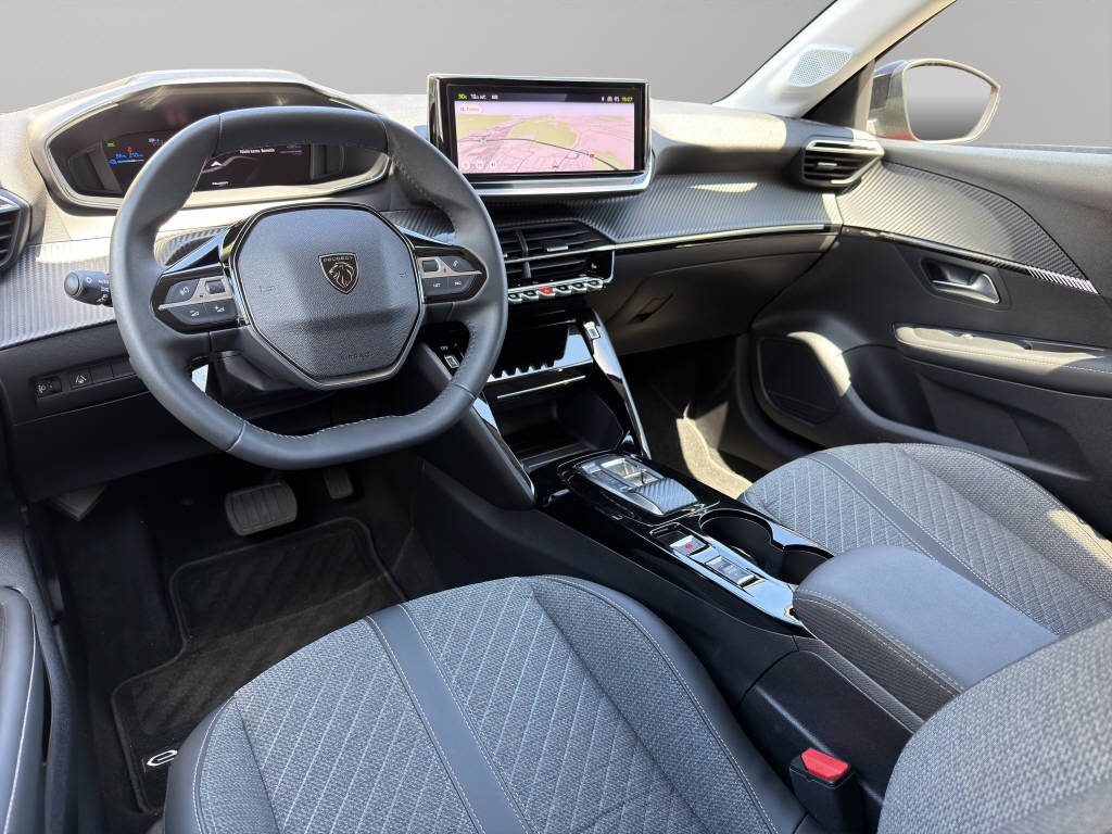 PEUGEOT 208 e-Allure-image-4